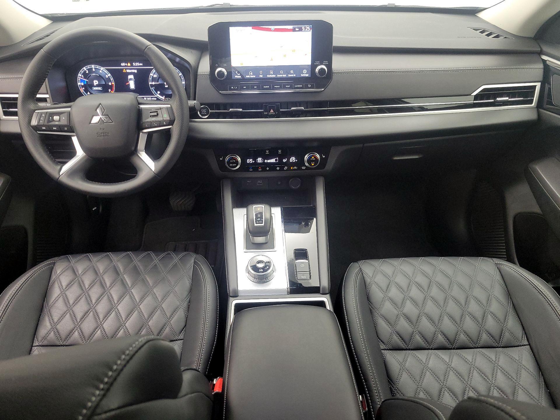 Thumbnail: 2024 Mitsubishi Outlander - 9