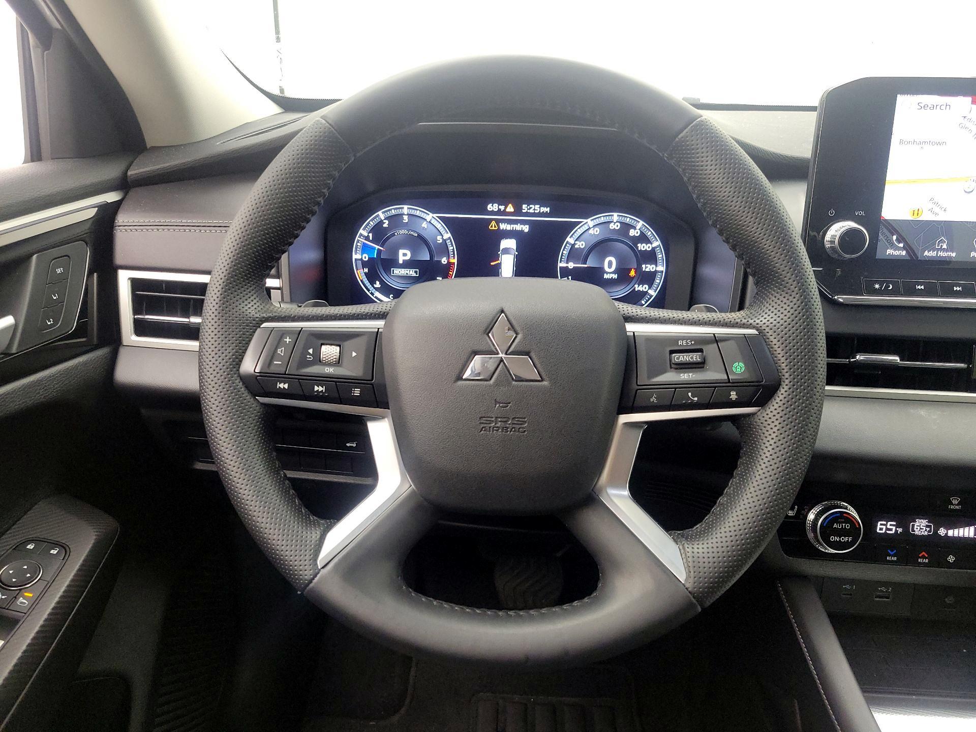 Thumbnail: 2024 Mitsubishi Outlander - 10