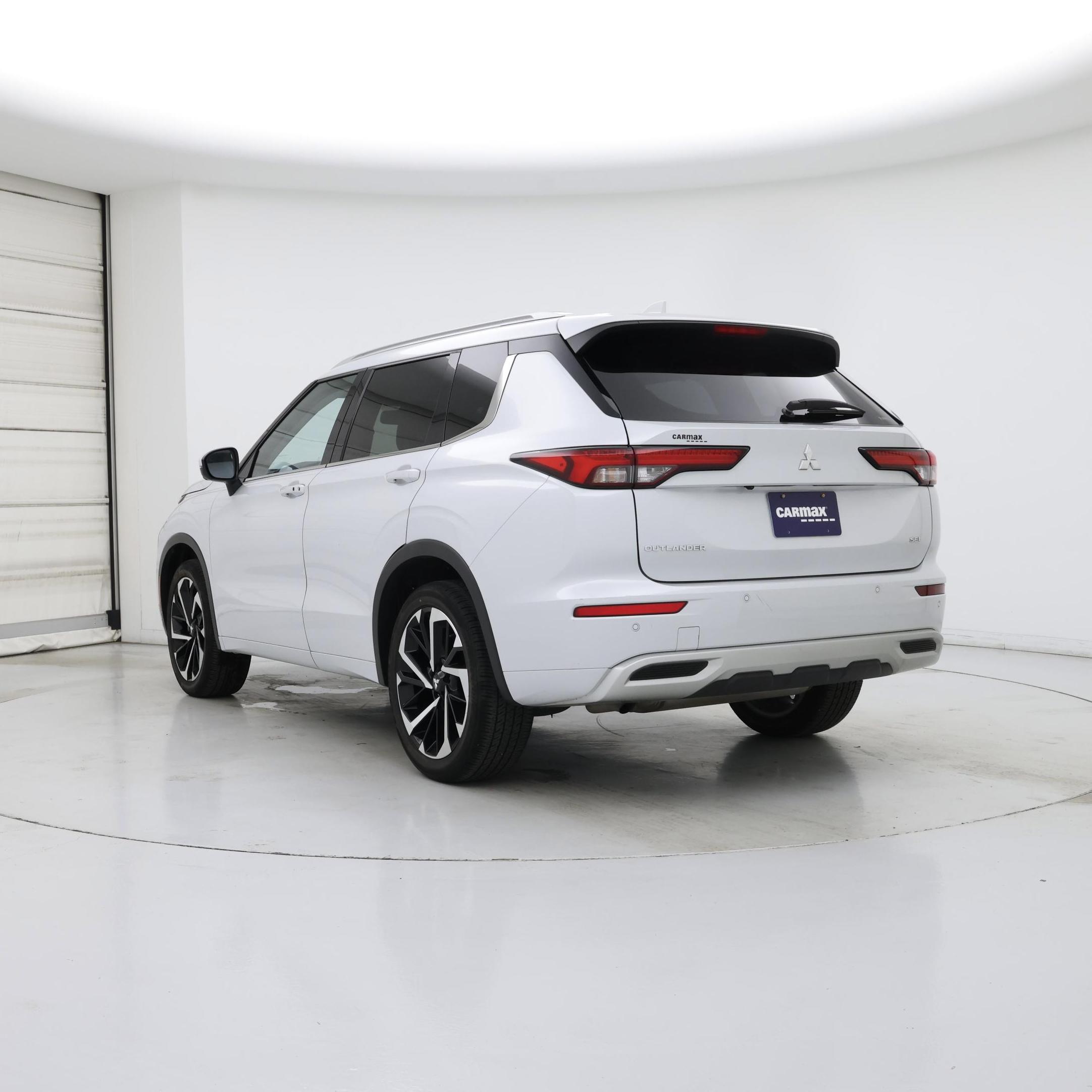 Thumbnail: 2024 Mitsubishi Outlander - 2