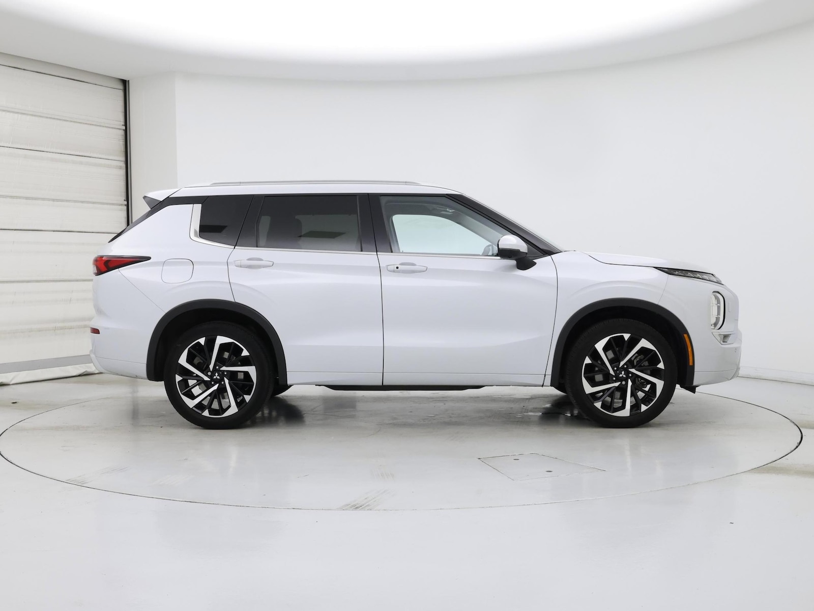 2024 Mitsubishi Outlander SEL - Photo 8