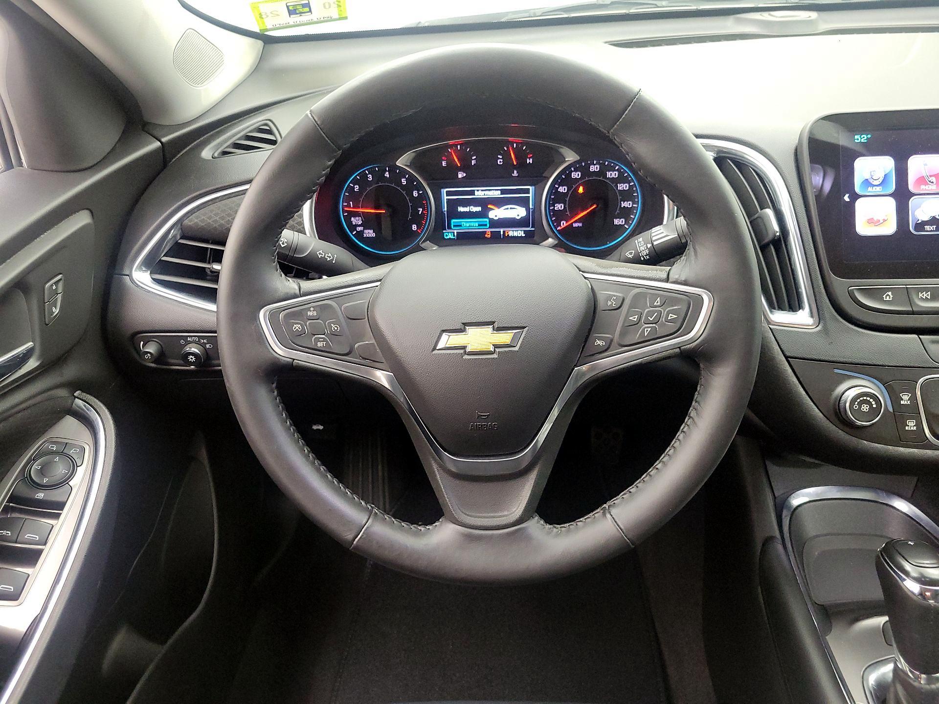 Thumbnail: 2017 Chevrolet Malibu - 10