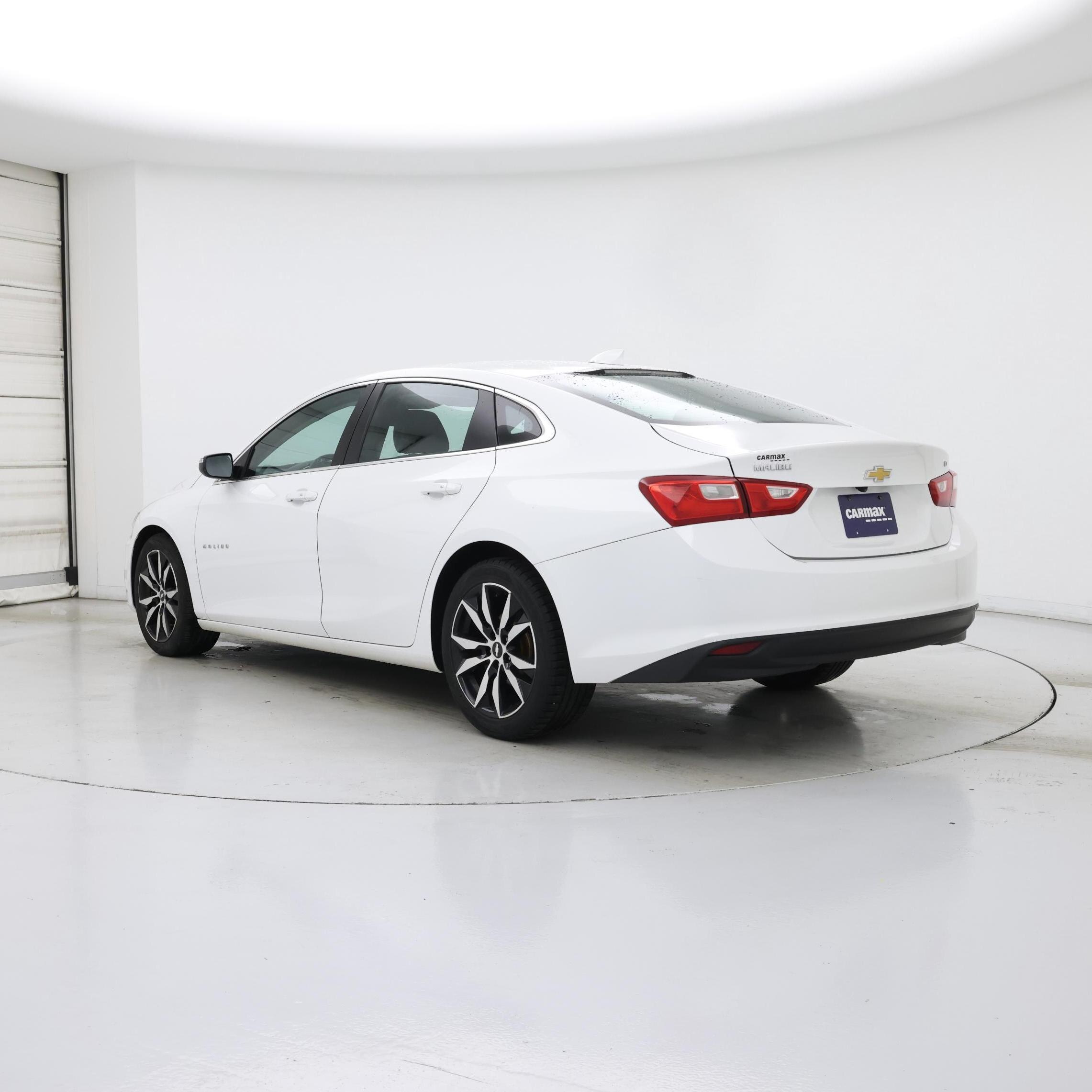 Thumbnail: 2017 Chevrolet Malibu - 2