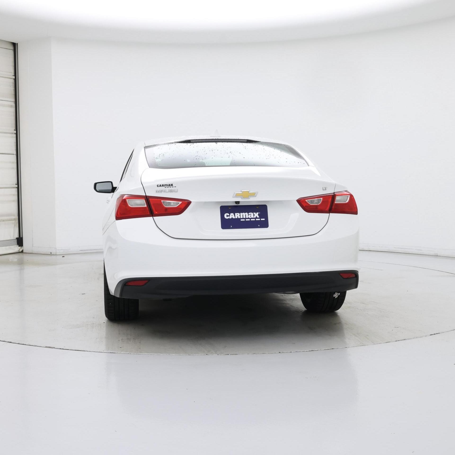 Thumbnail: 2017 Chevrolet Malibu - 6