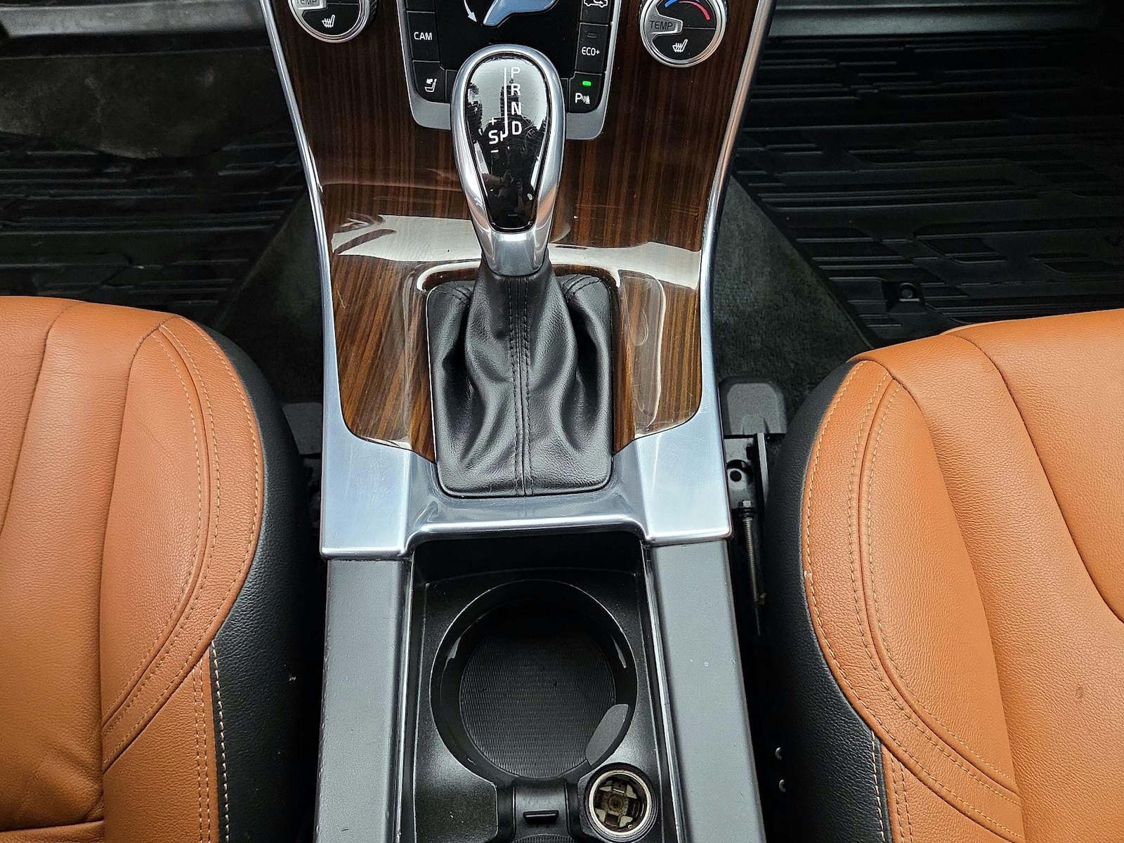 2016 Volvo V60 Platinum - Photo 19