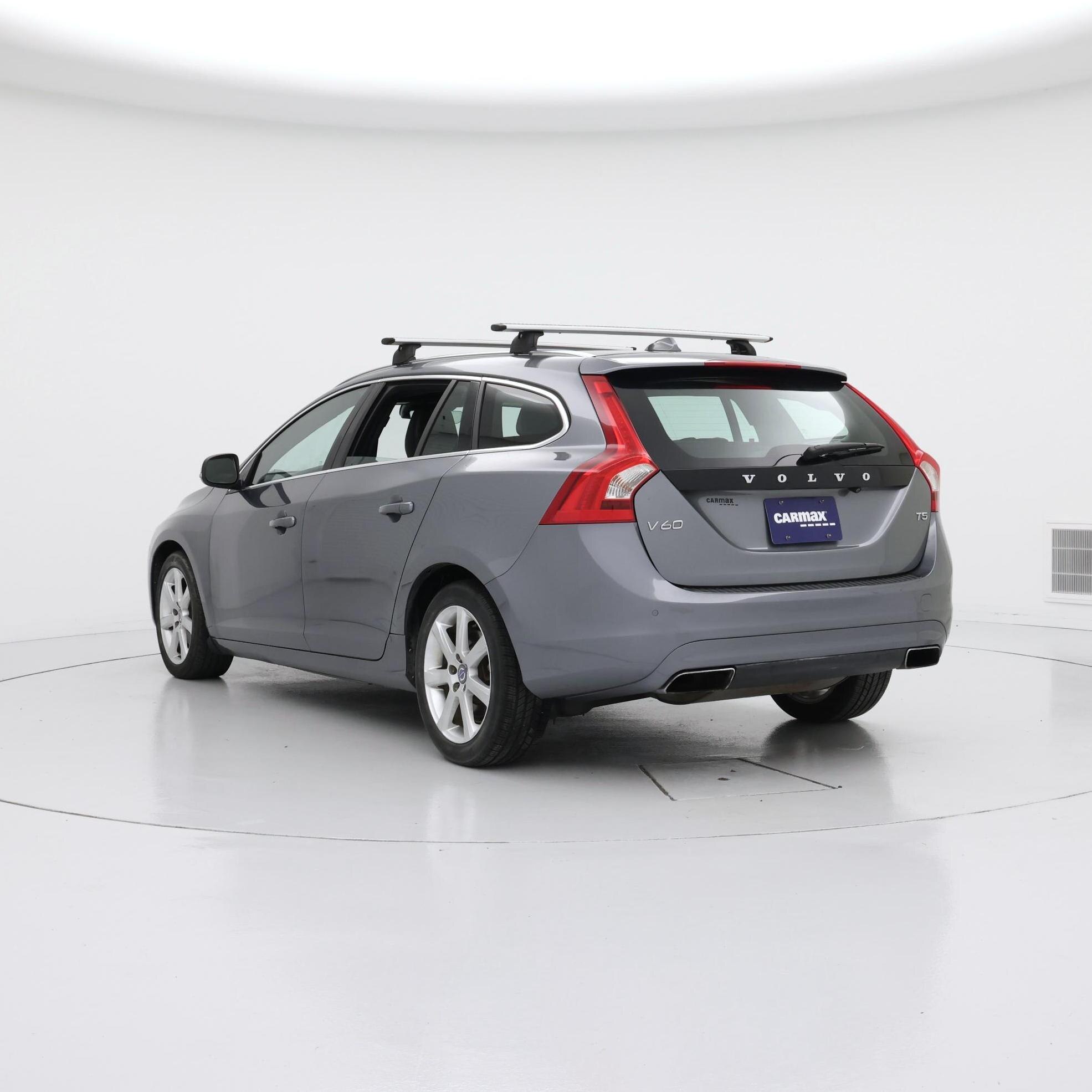 Thumbnail: 2016 Volvo V60 - 2