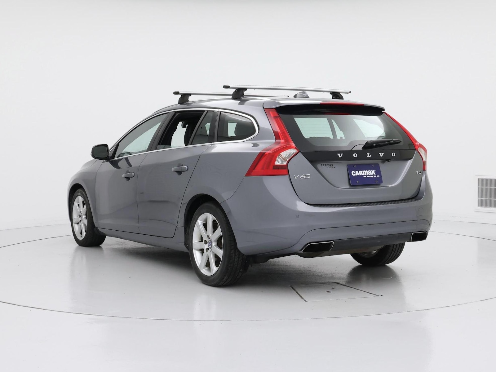 2016 Volvo V60 Platinum - Photo 3