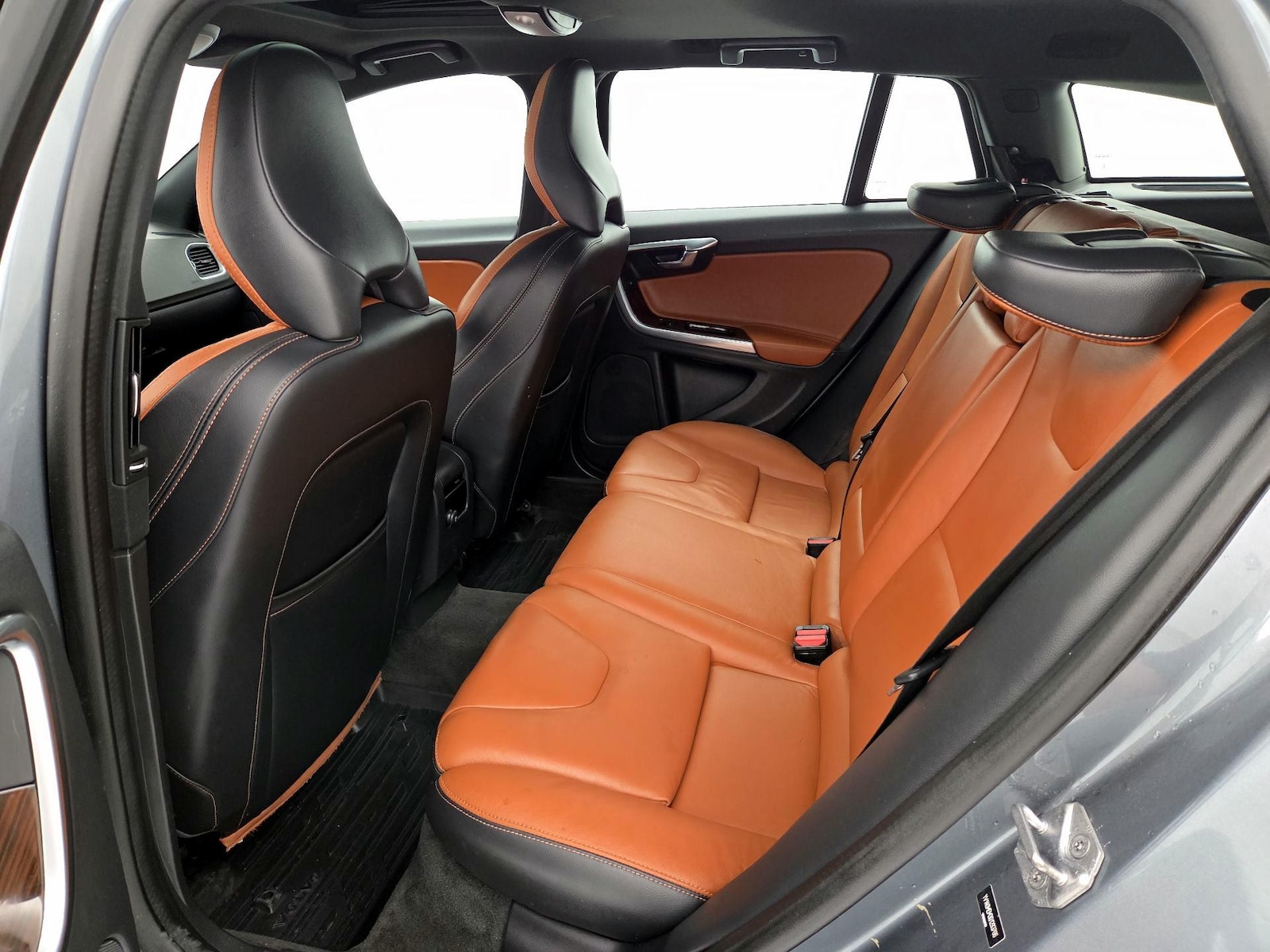 2016 Volvo V60 Platinum - Photo 22