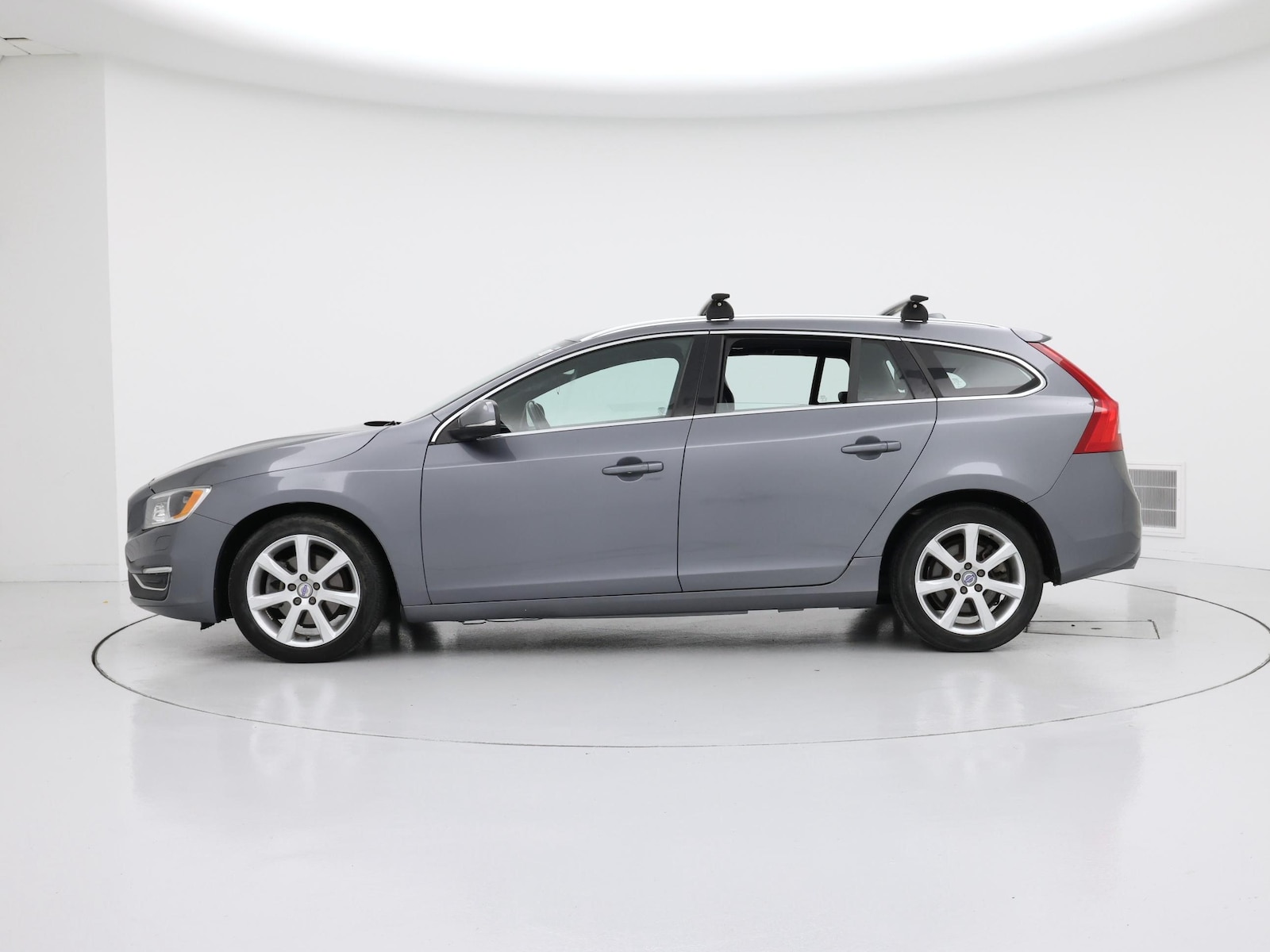 2016 Volvo V60 Platinum - Photo 4