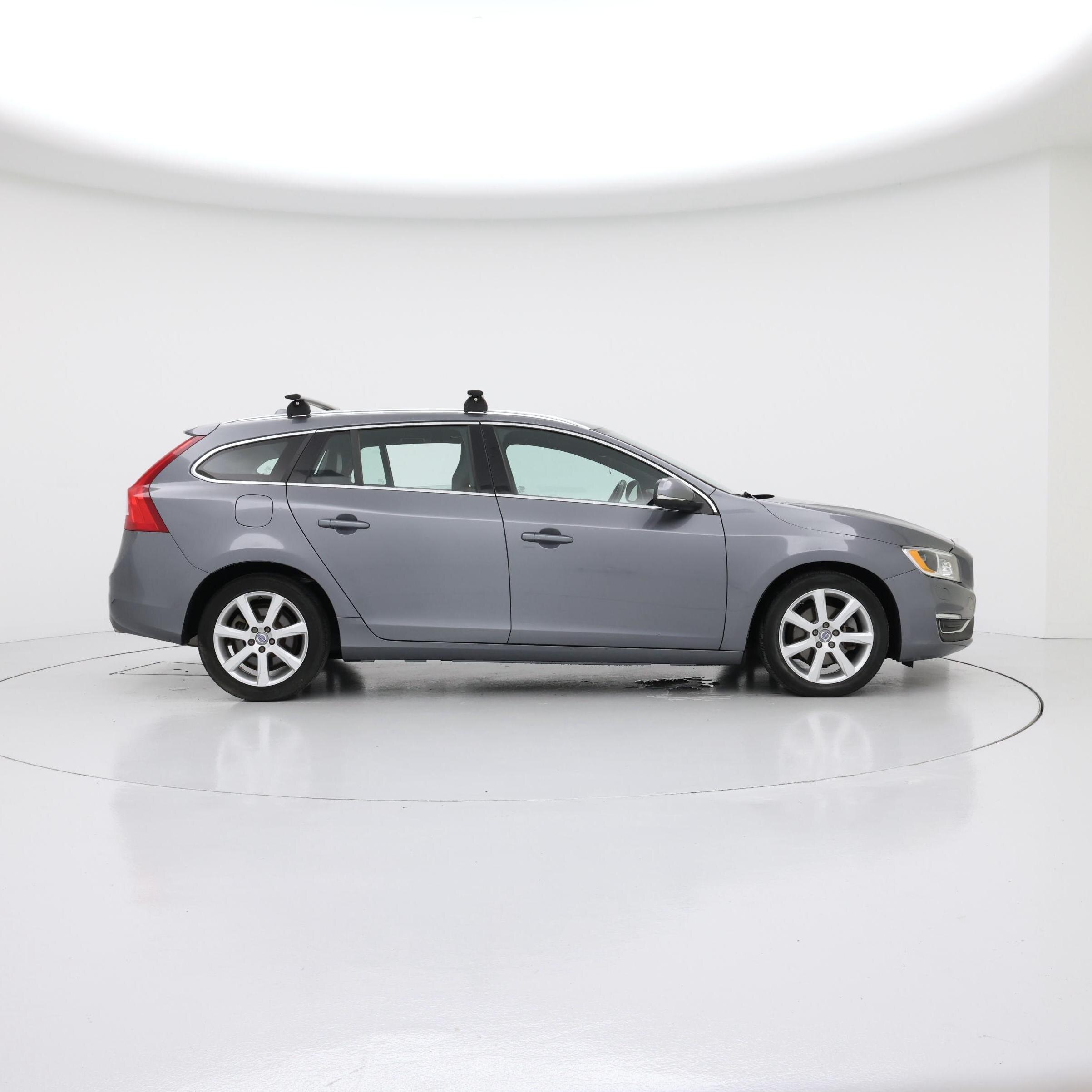 Thumbnail: 2016 Volvo V60 - 7