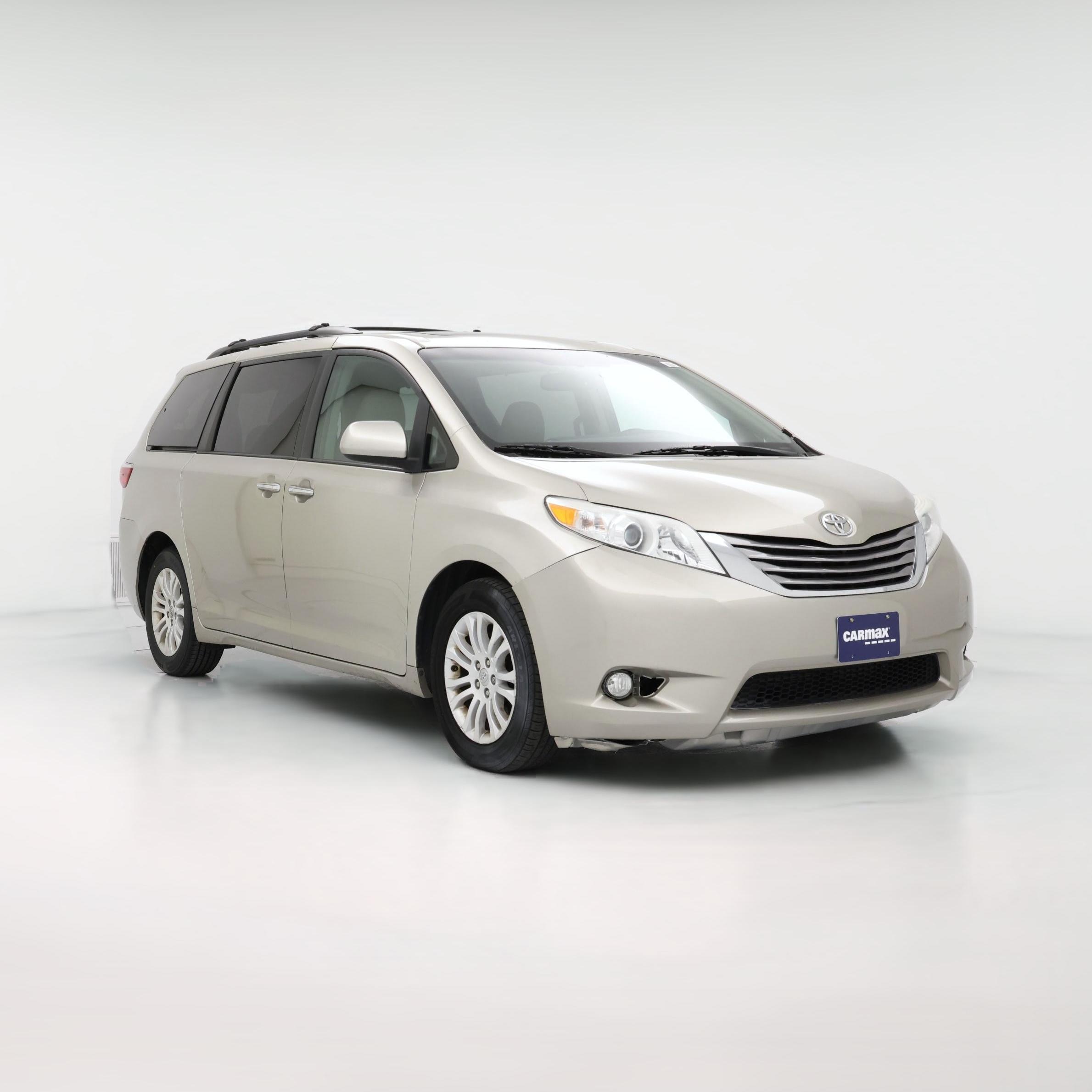 Thumbnail: 2017 Toyota Sienna - 1