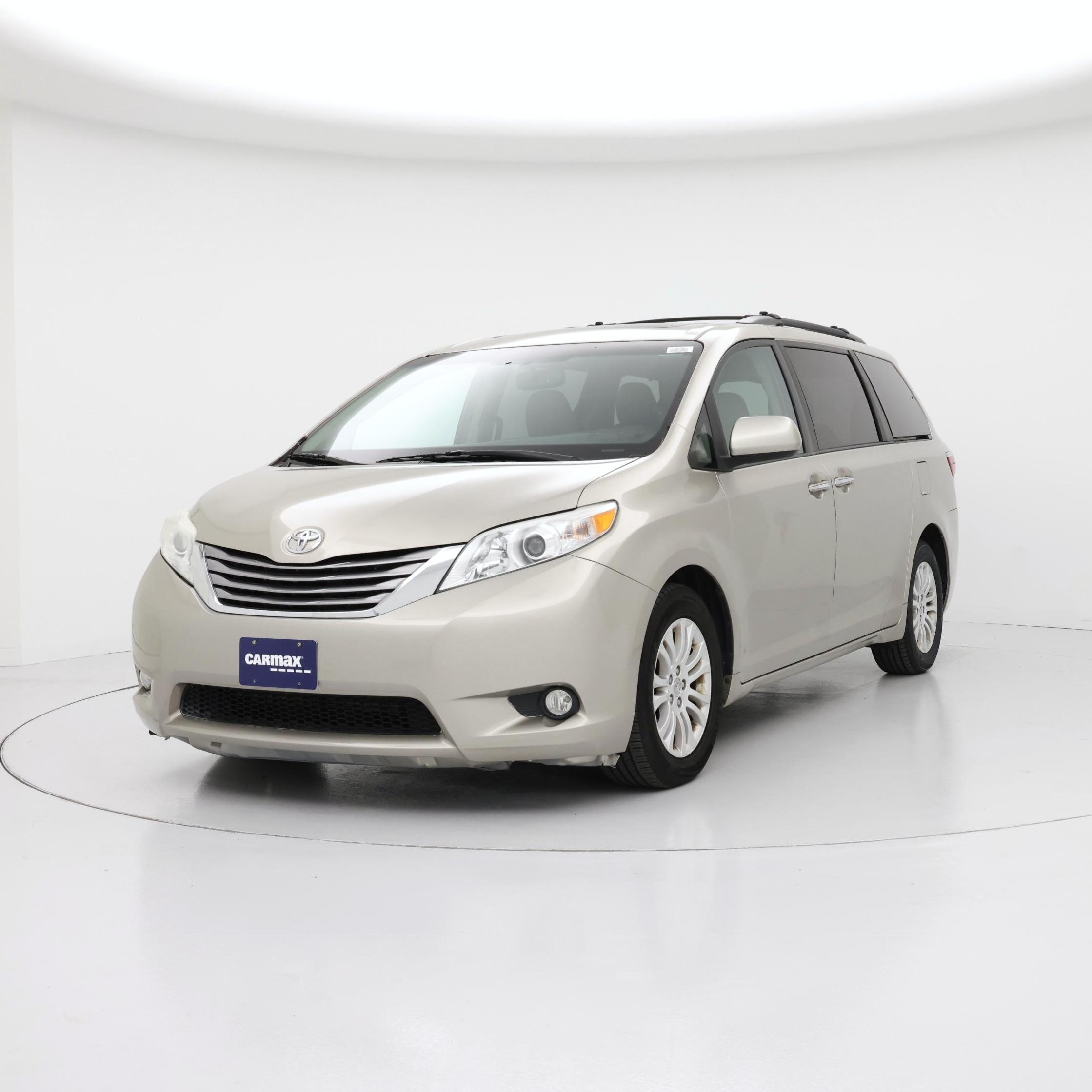 Thumbnail: 2017 Toyota Sienna - 4