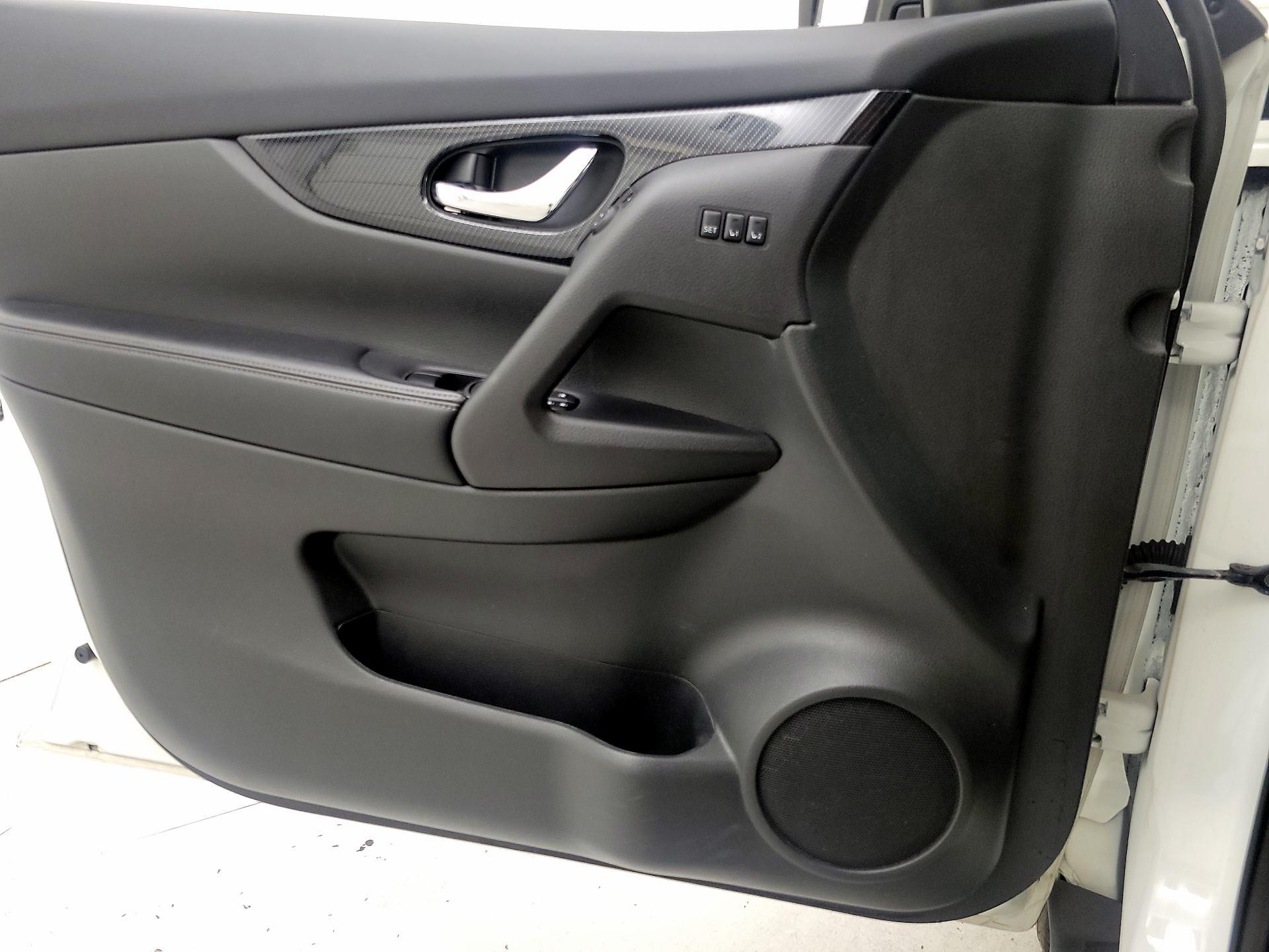 Thumbnail: 2019 Nissan Rogue - 12