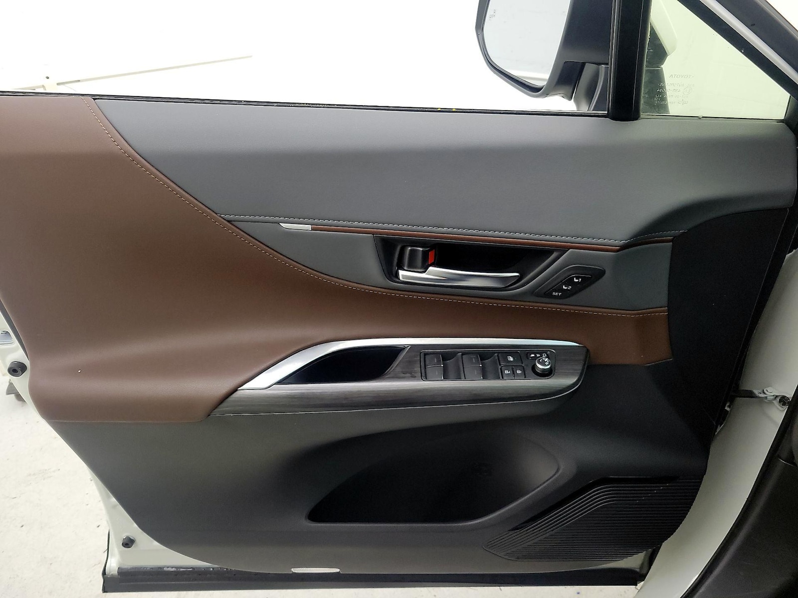 2021 Toyota Venza Limited - Photo 13