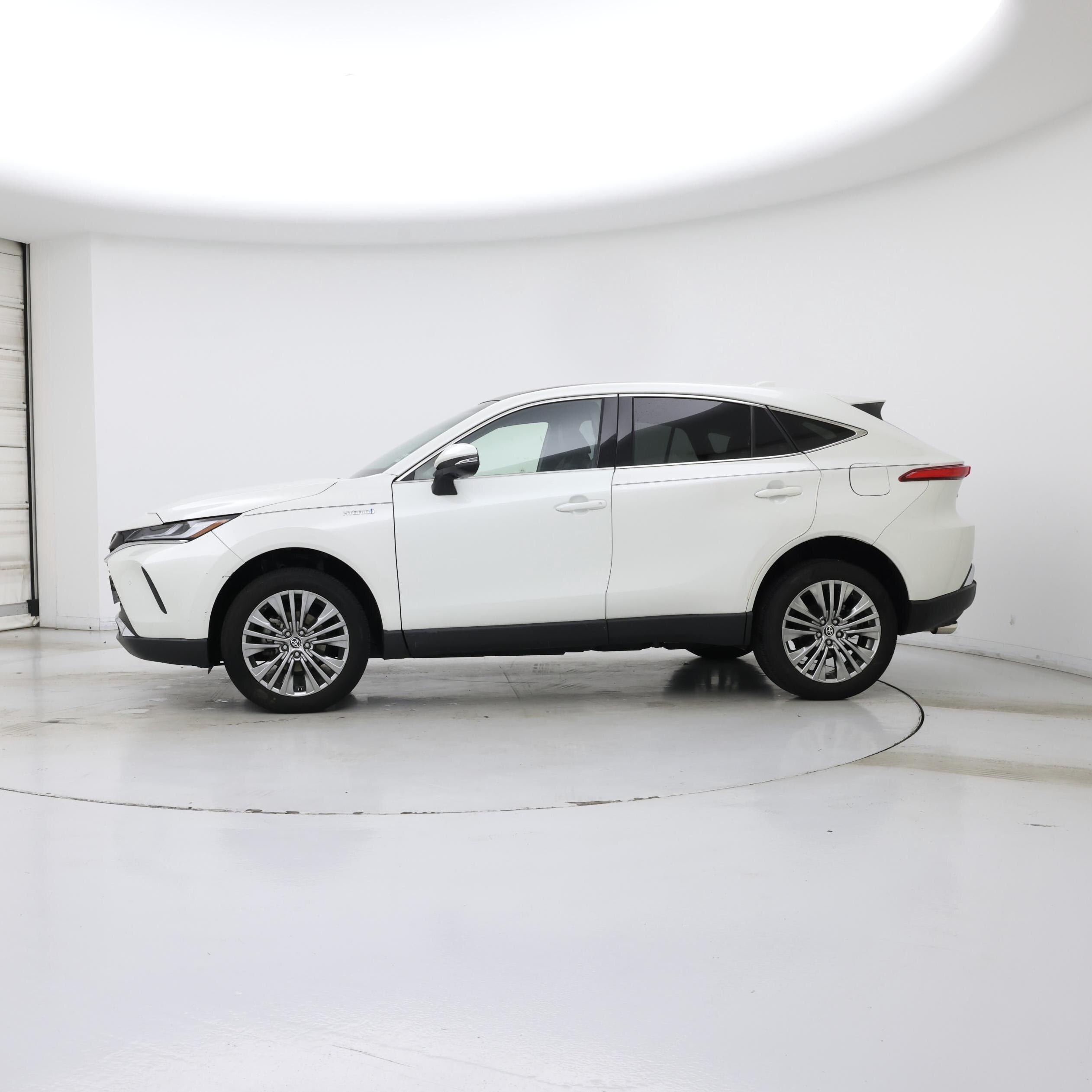 Thumbnail: 2021 Toyota Venza - 3