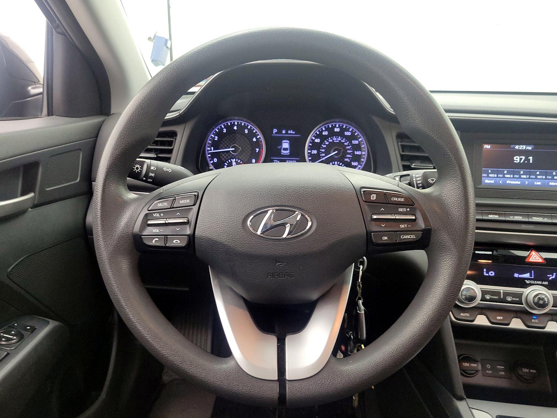 Thumbnail: 2020 Hyundai Elantra - 10