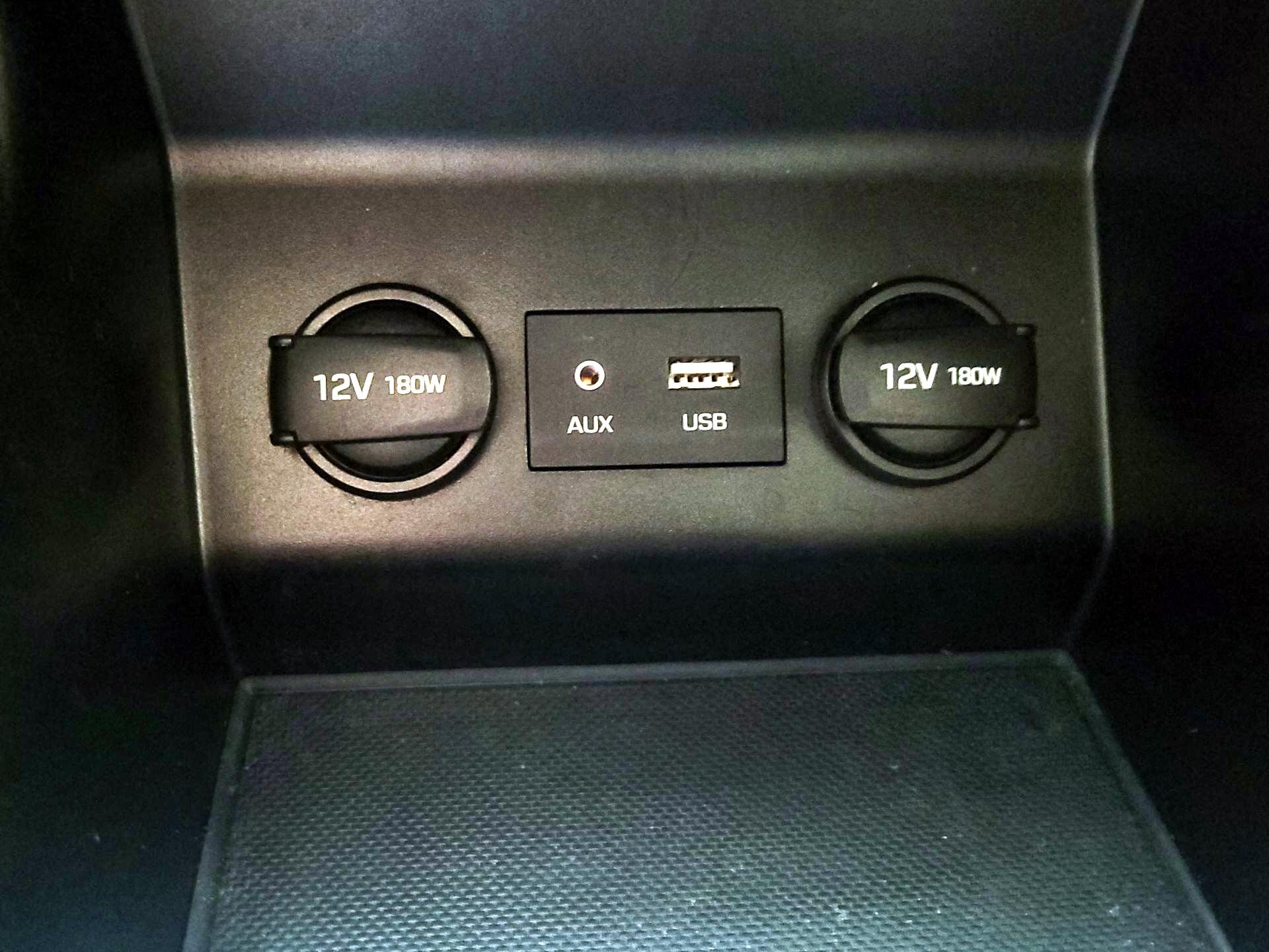 Thumbnail: 2020 Hyundai Elantra - 18
