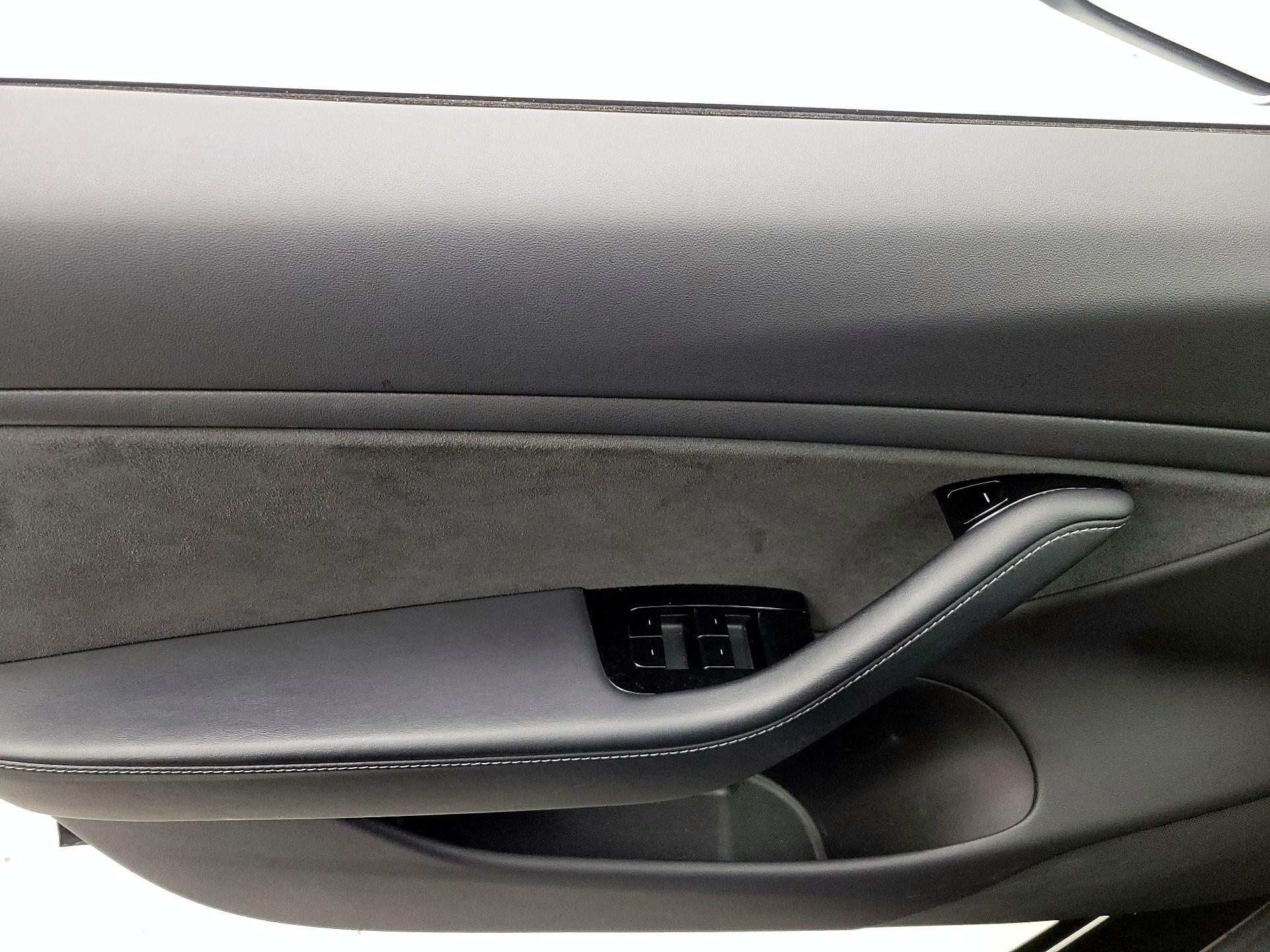 Thumbnail: 2019 Tesla Model 3 - 12