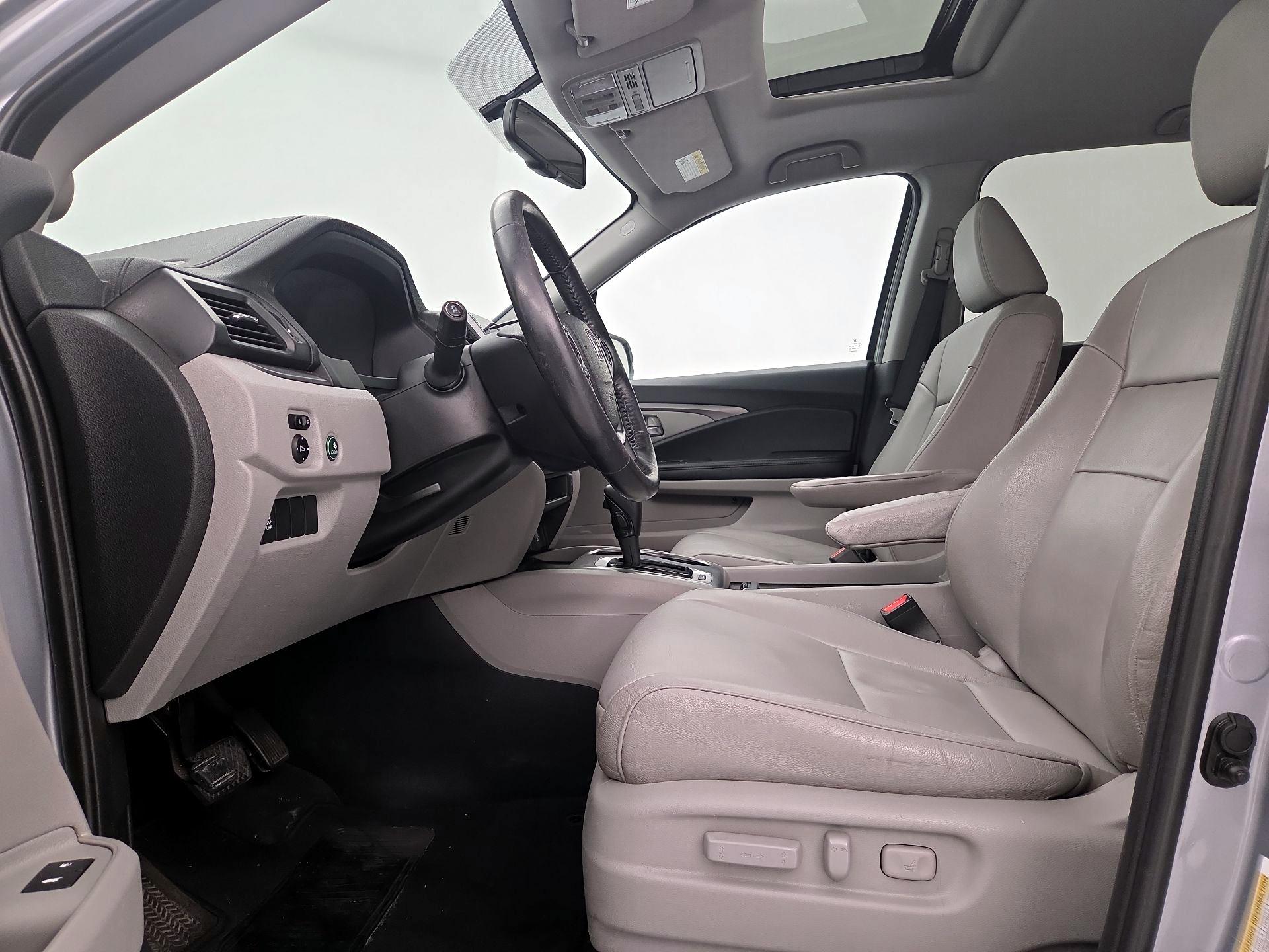 Thumbnail: 2018 Honda Pilot - 11
