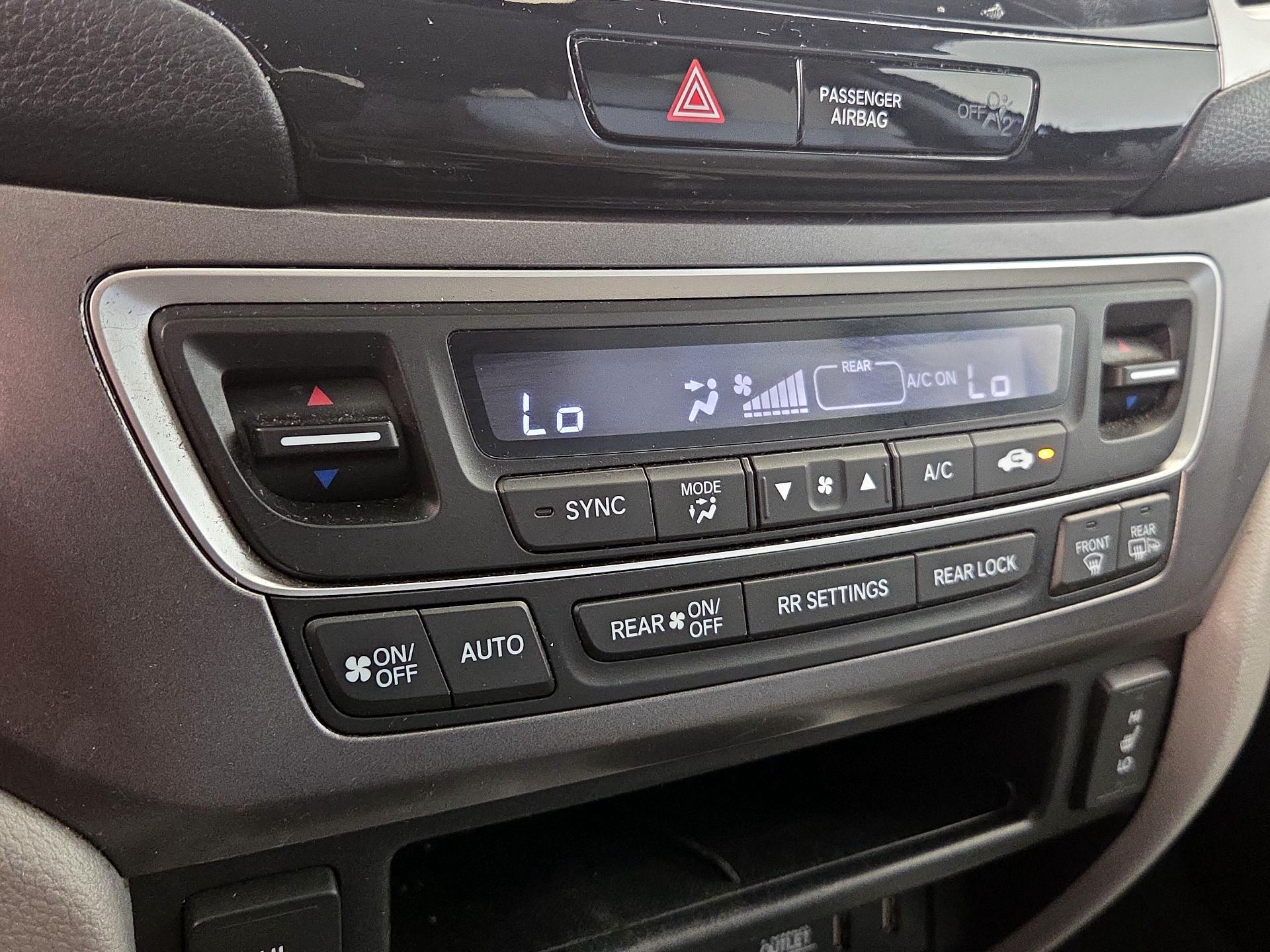 Thumbnail: 2018 Honda Pilot - 16