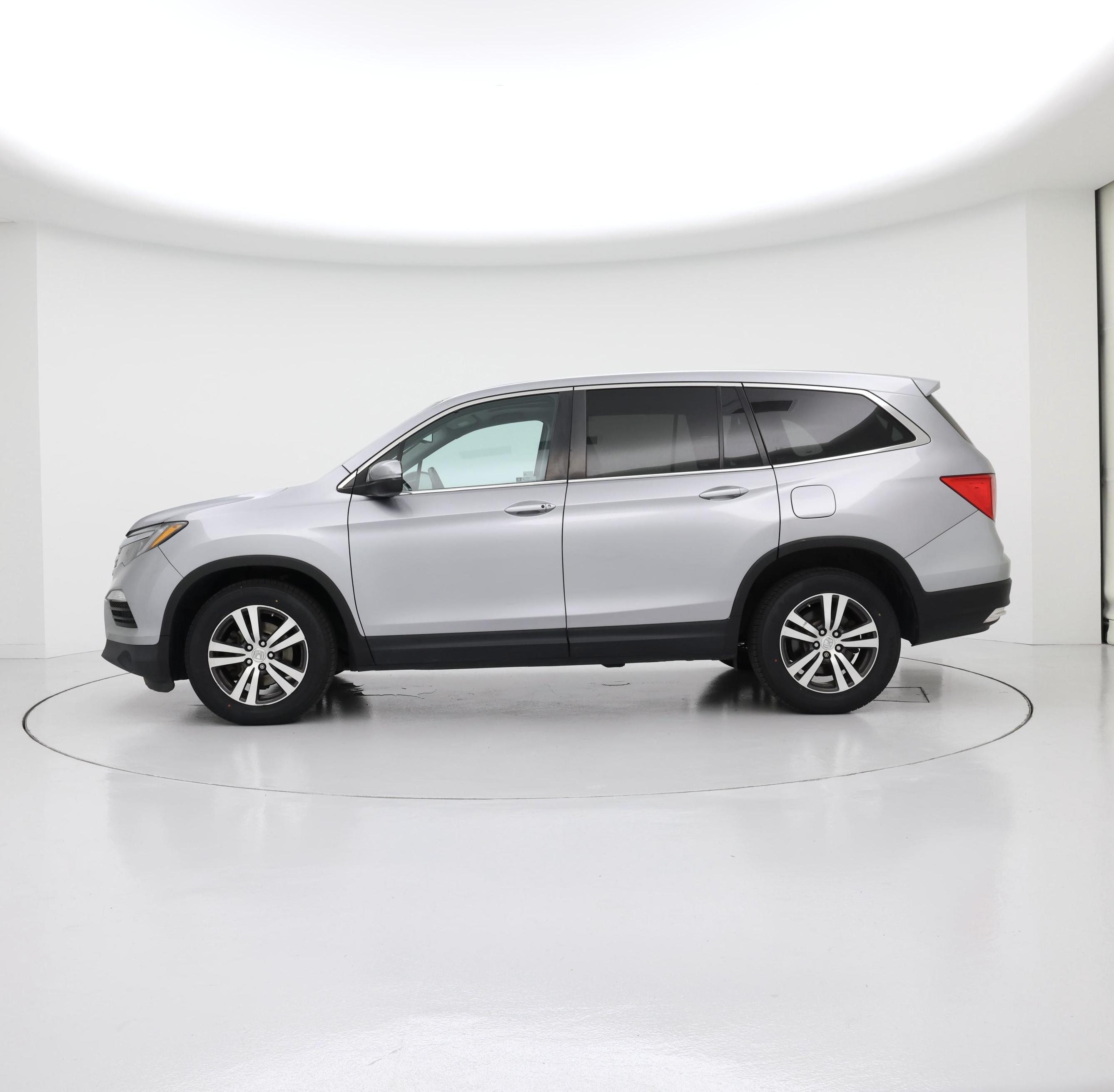 Thumbnail: 2018 Honda Pilot - 3