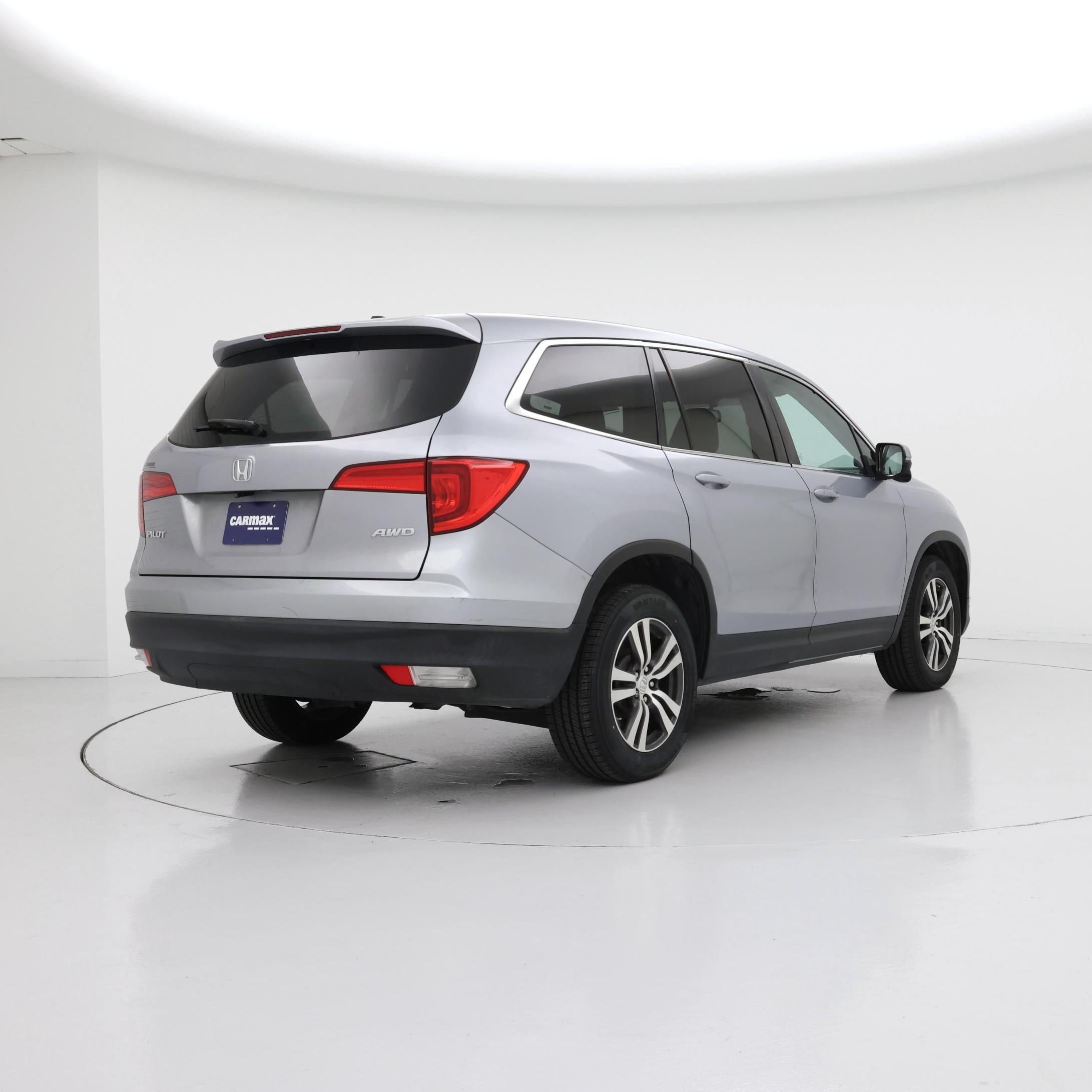 Thumbnail: 2018 Honda Pilot - 8