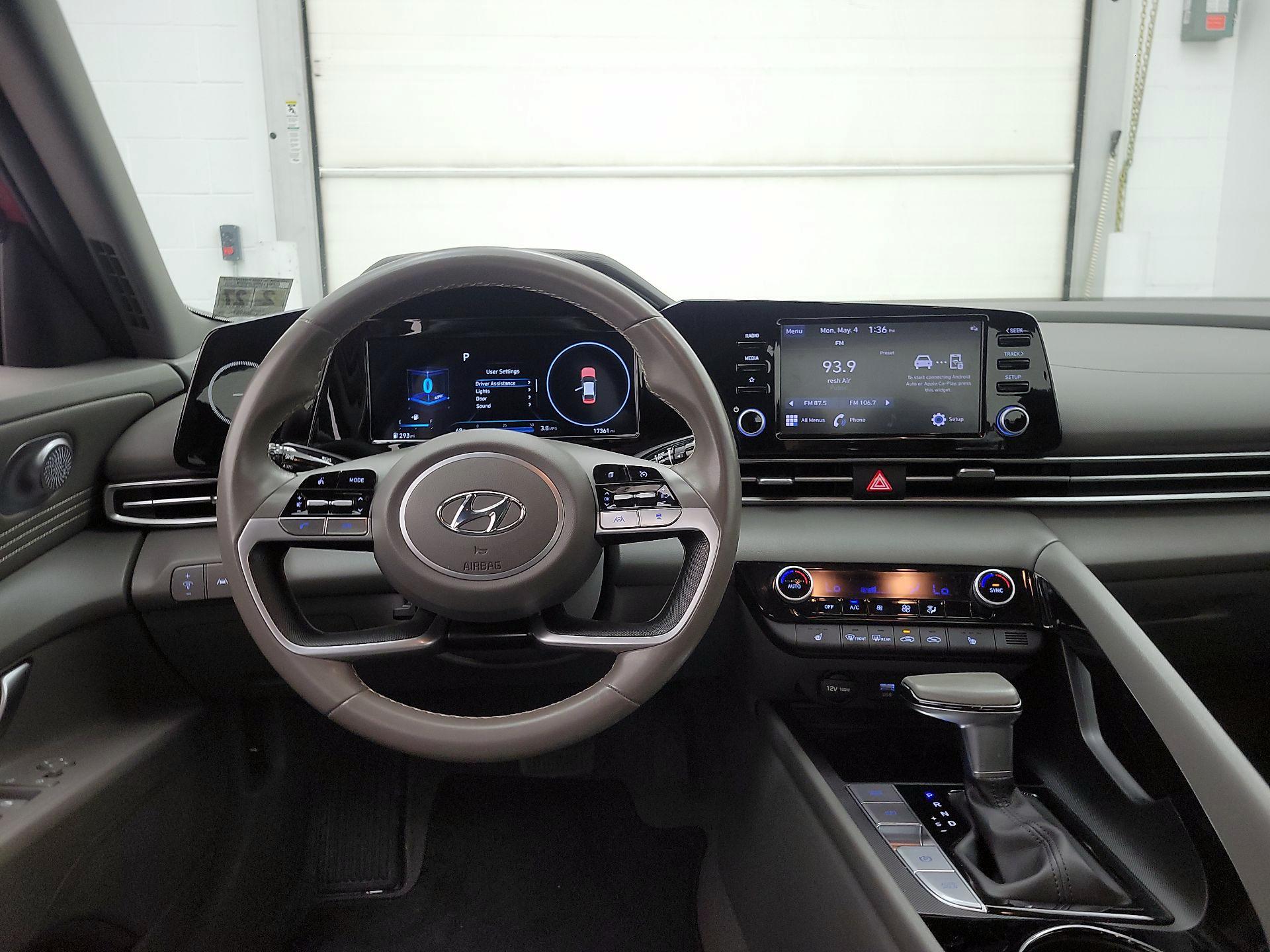 Thumbnail: 2022 Hyundai Elantra - 10