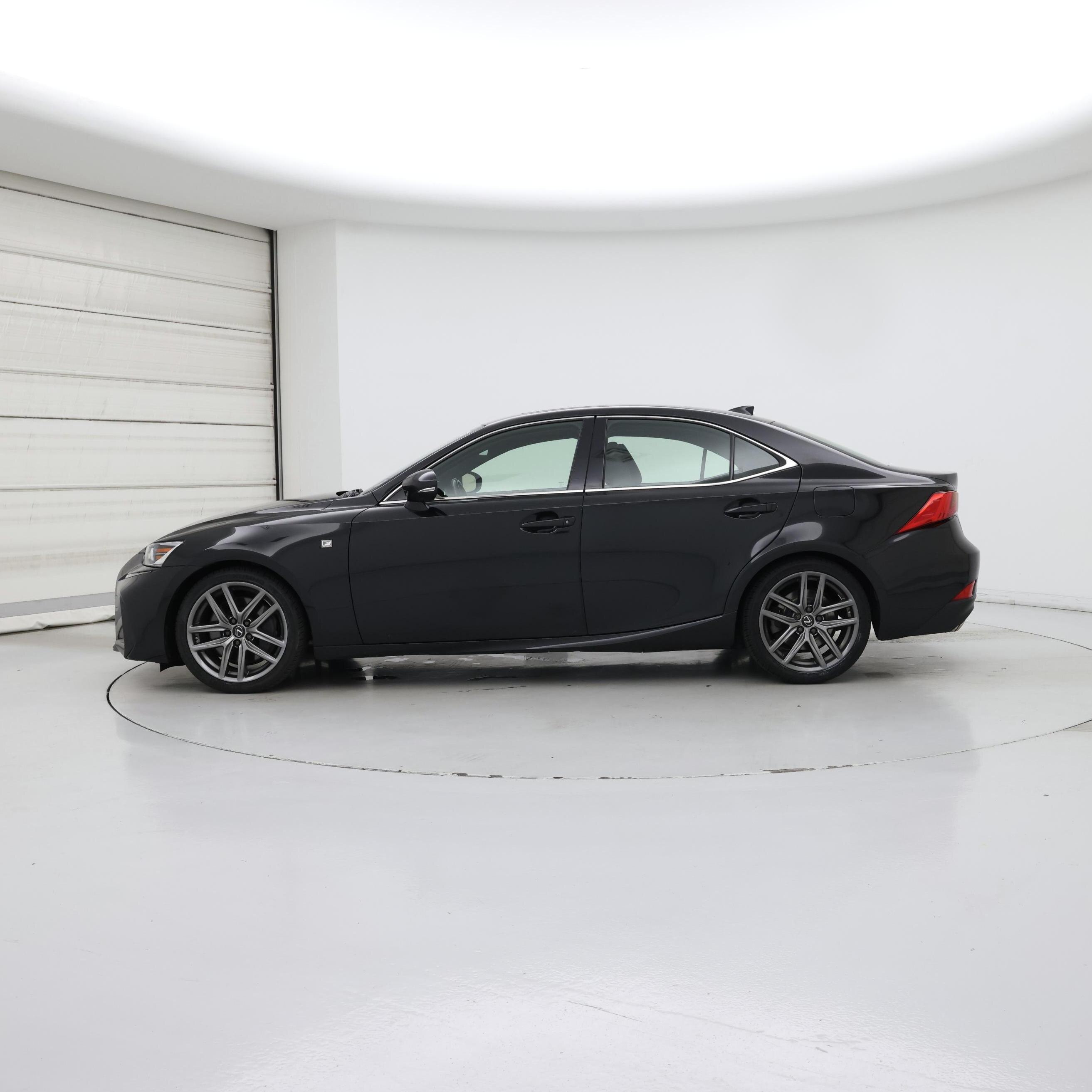 Thumbnail: 2019 Lexus IS - 3