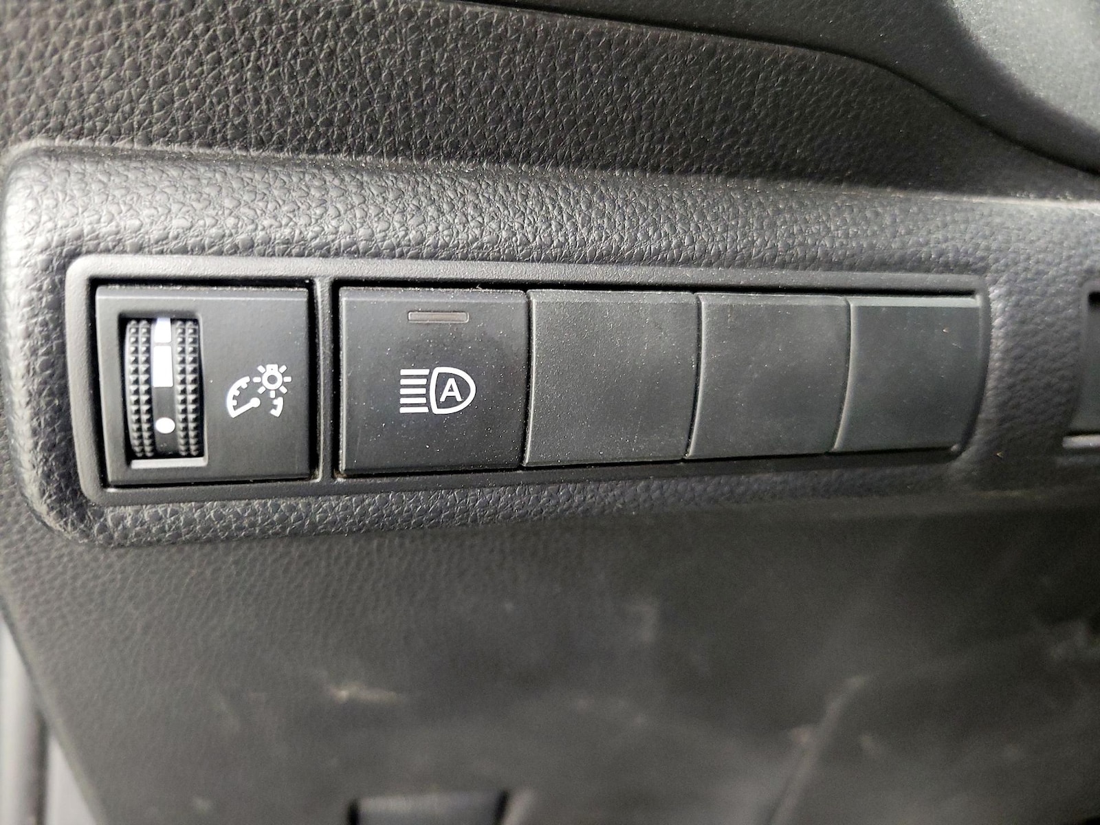 2023 Toyota Corolla LE - Photo 14