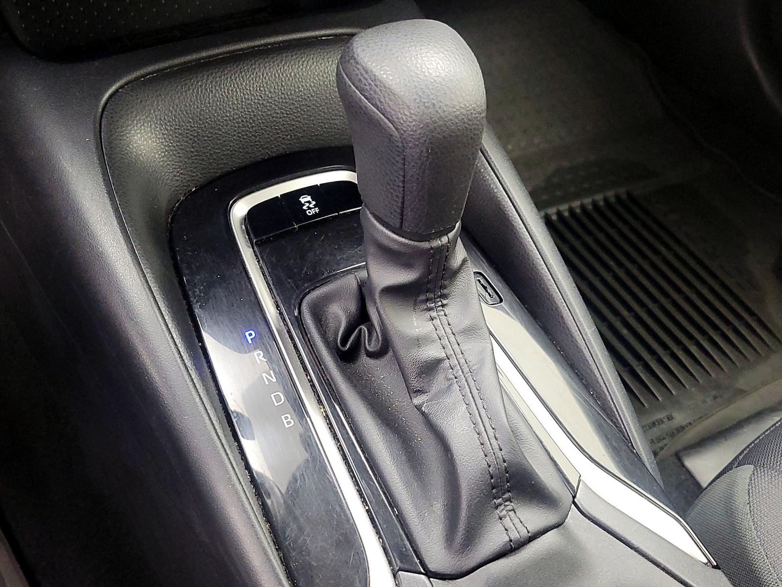 2023 Toyota Corolla LE - Photo 18