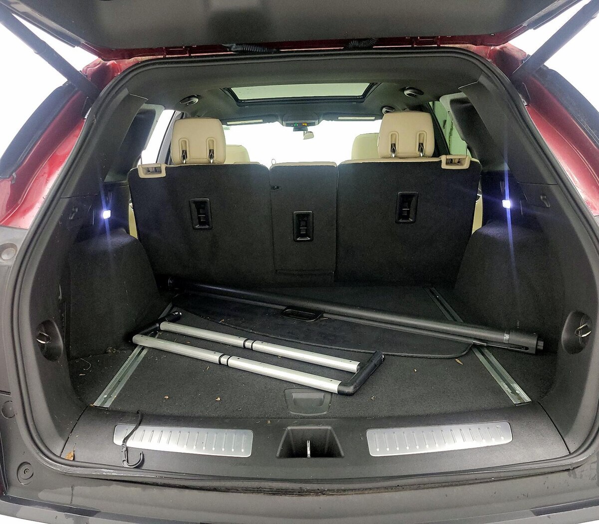 Trunk/Cargo (Seats Up)
