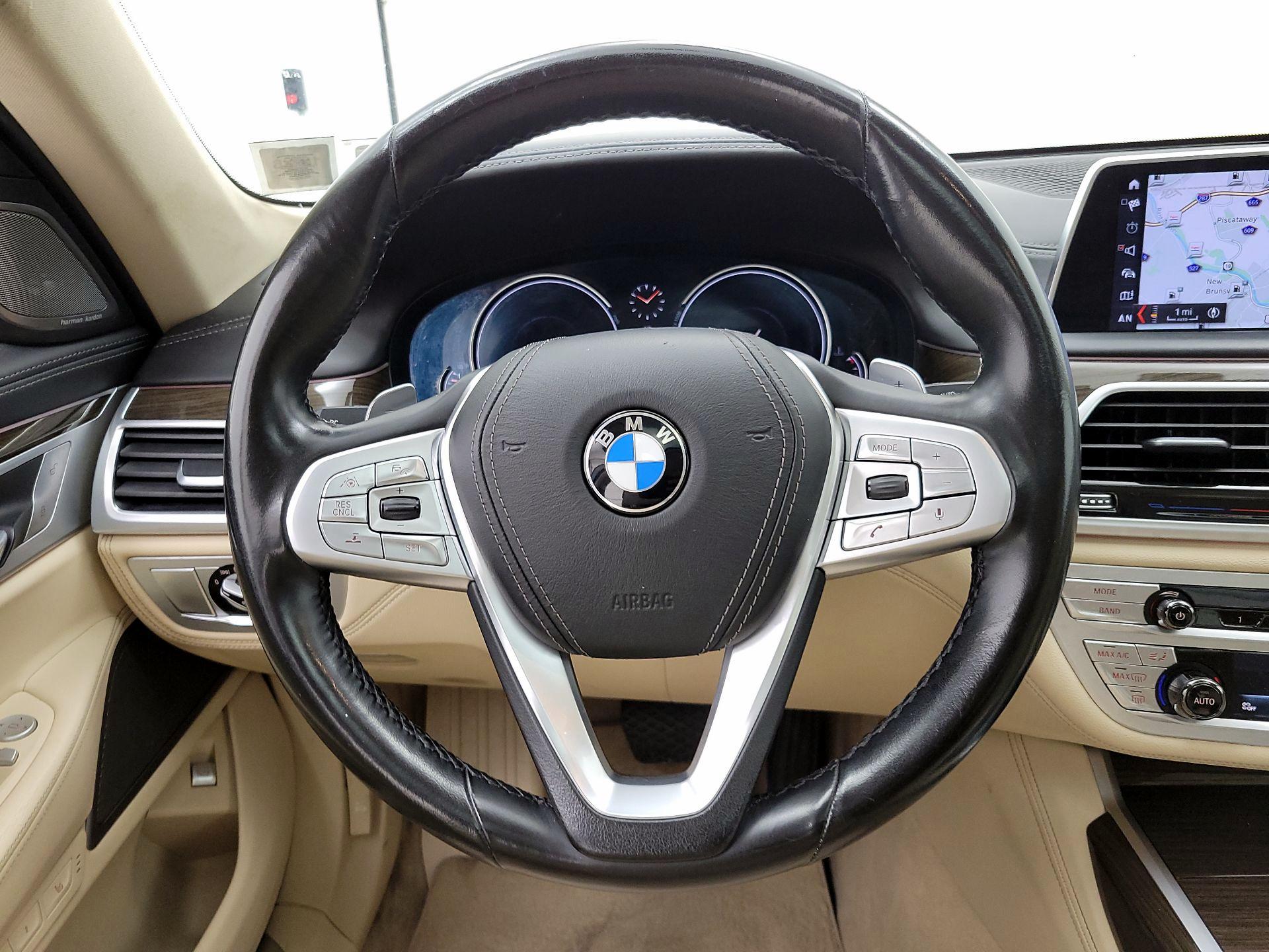 Thumbnail: 2019 BMW 7 Series - 10