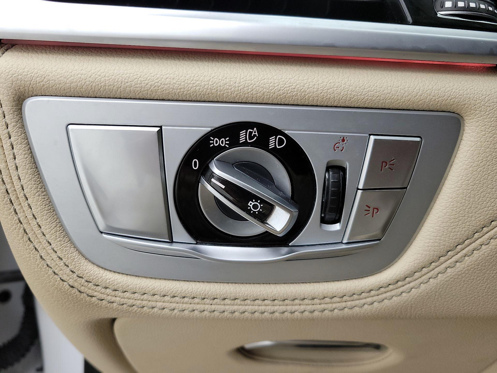 Thumbnail: 2019 BMW 7 Series - 13