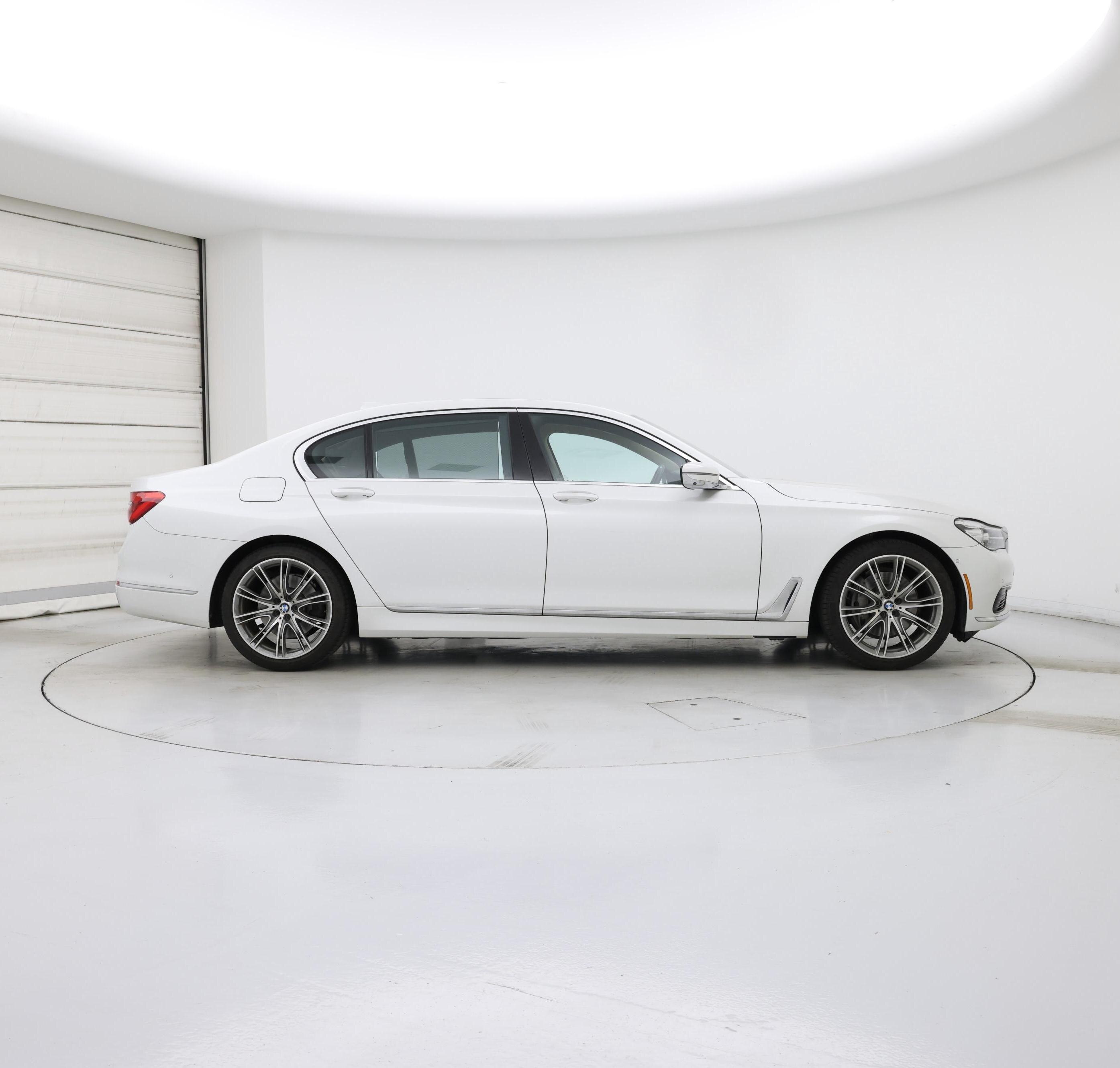 Thumbnail: 2019 BMW 7 Series - 7