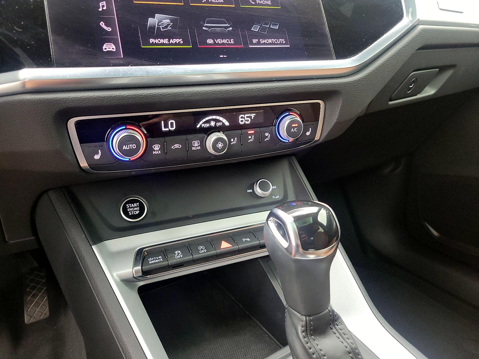 Thumbnail: 2021 Audi Q3 - 15