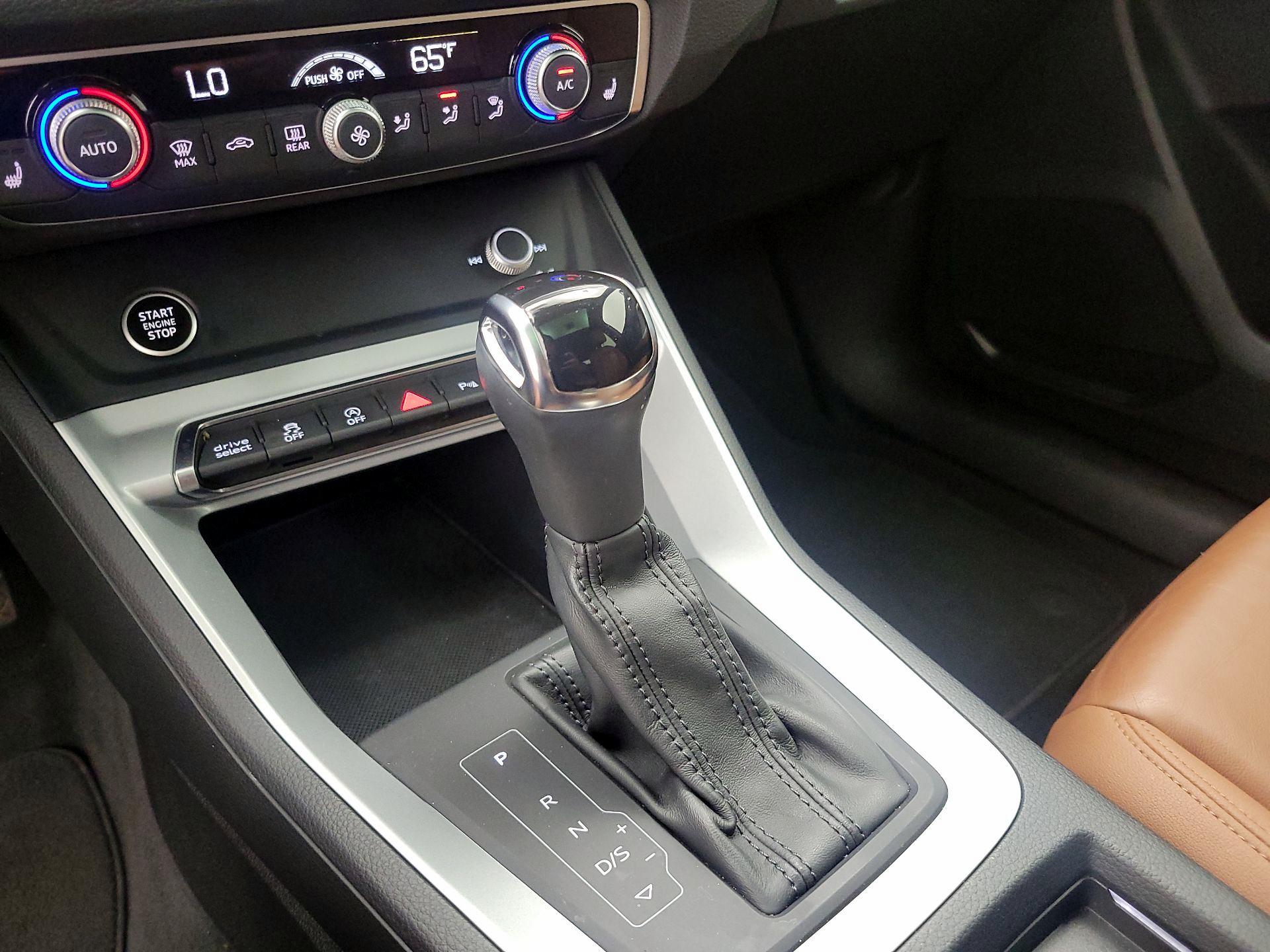 Thumbnail: 2021 Audi Q3 - 16