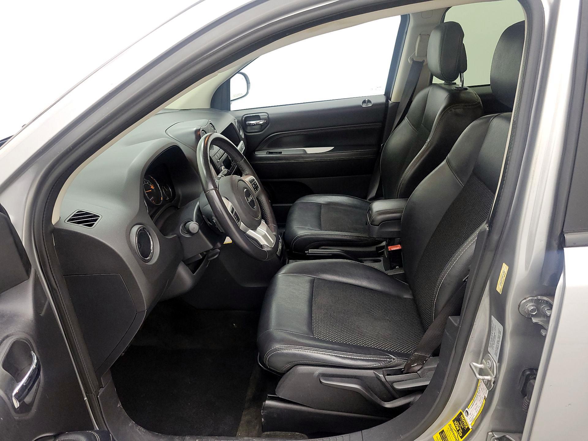 Thumbnail: 2016 Jeep Compass - 11