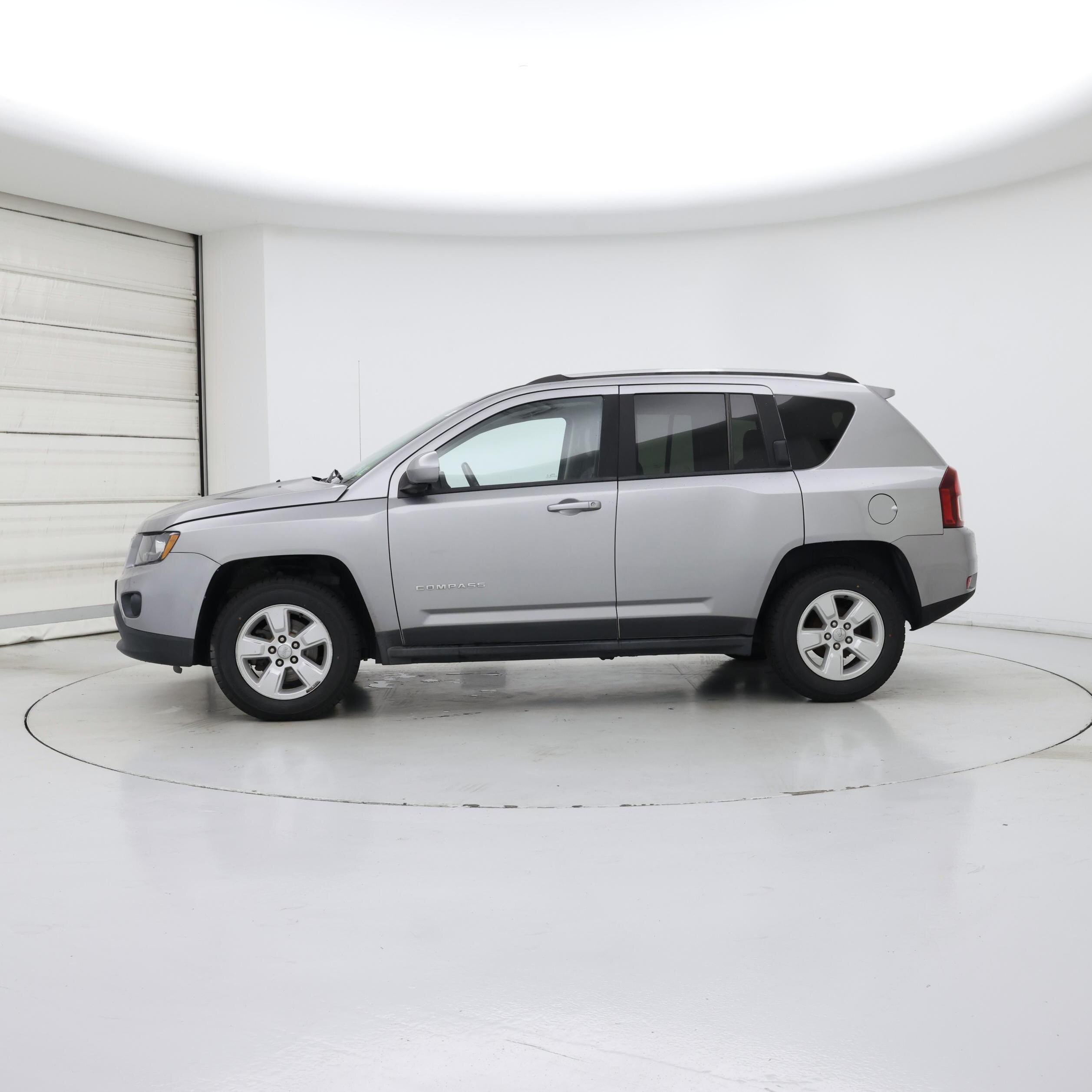 Thumbnail: 2016 Jeep Compass - 3