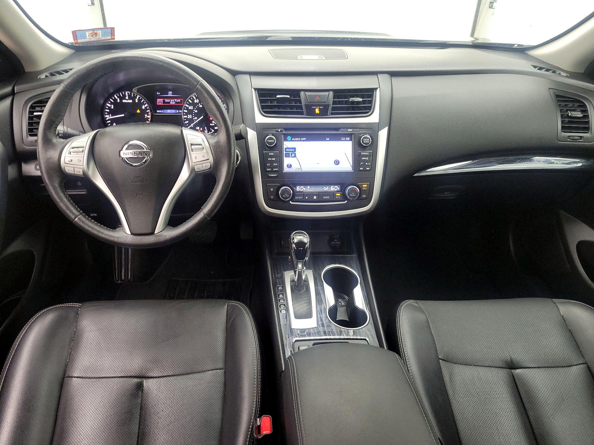 Thumbnail: 2017 Nissan Altima - 9