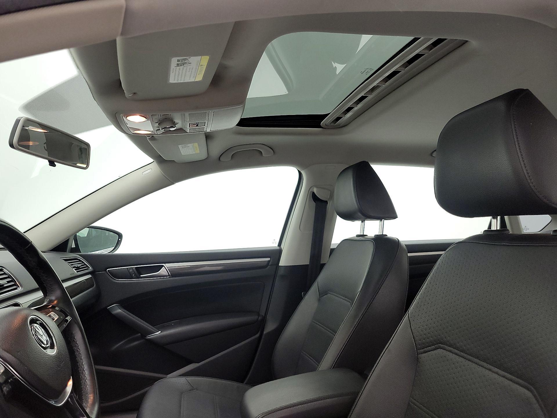 Thumbnail: 2016 Volkswagen Passat - 19