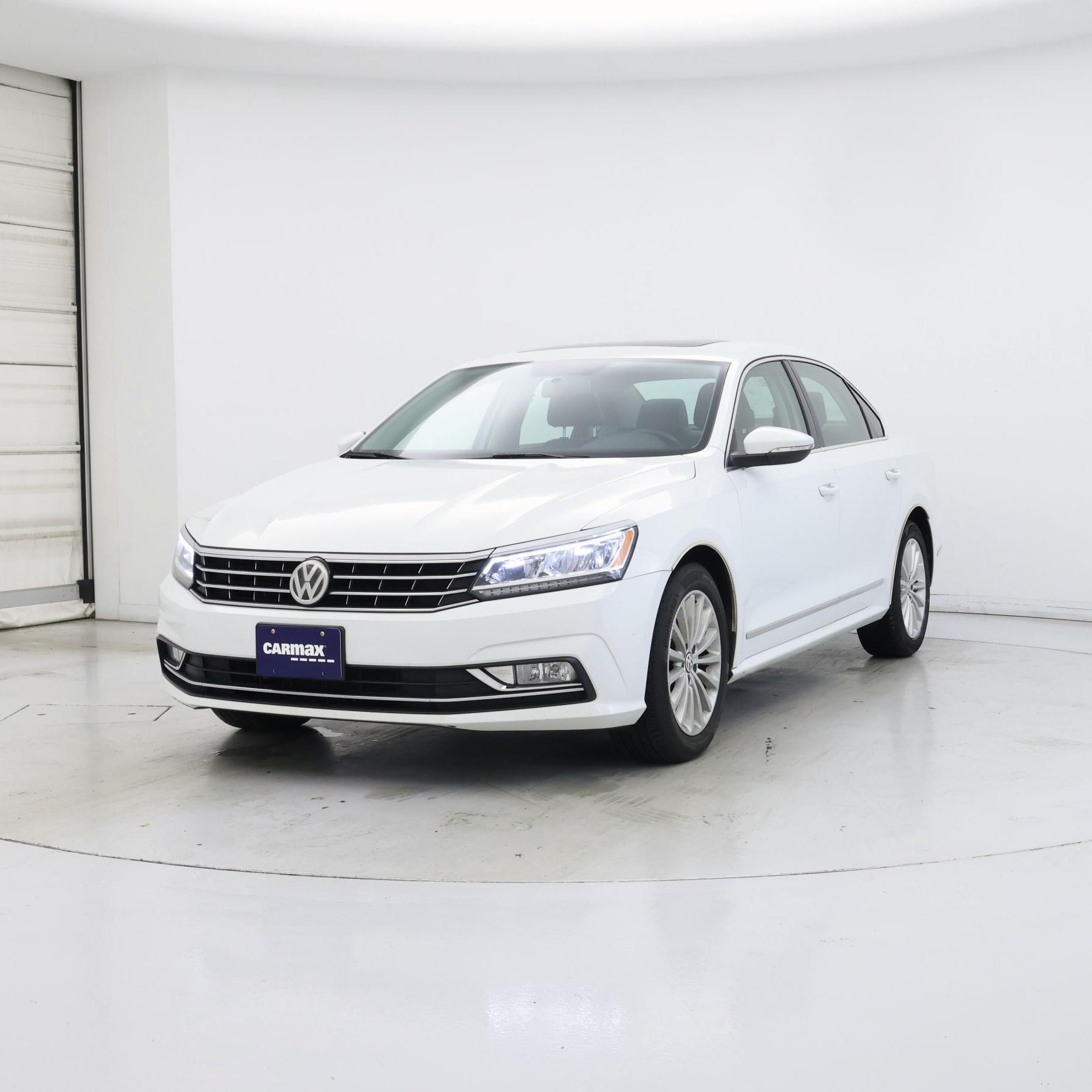 Thumbnail: 2016 Volkswagen Passat - 4