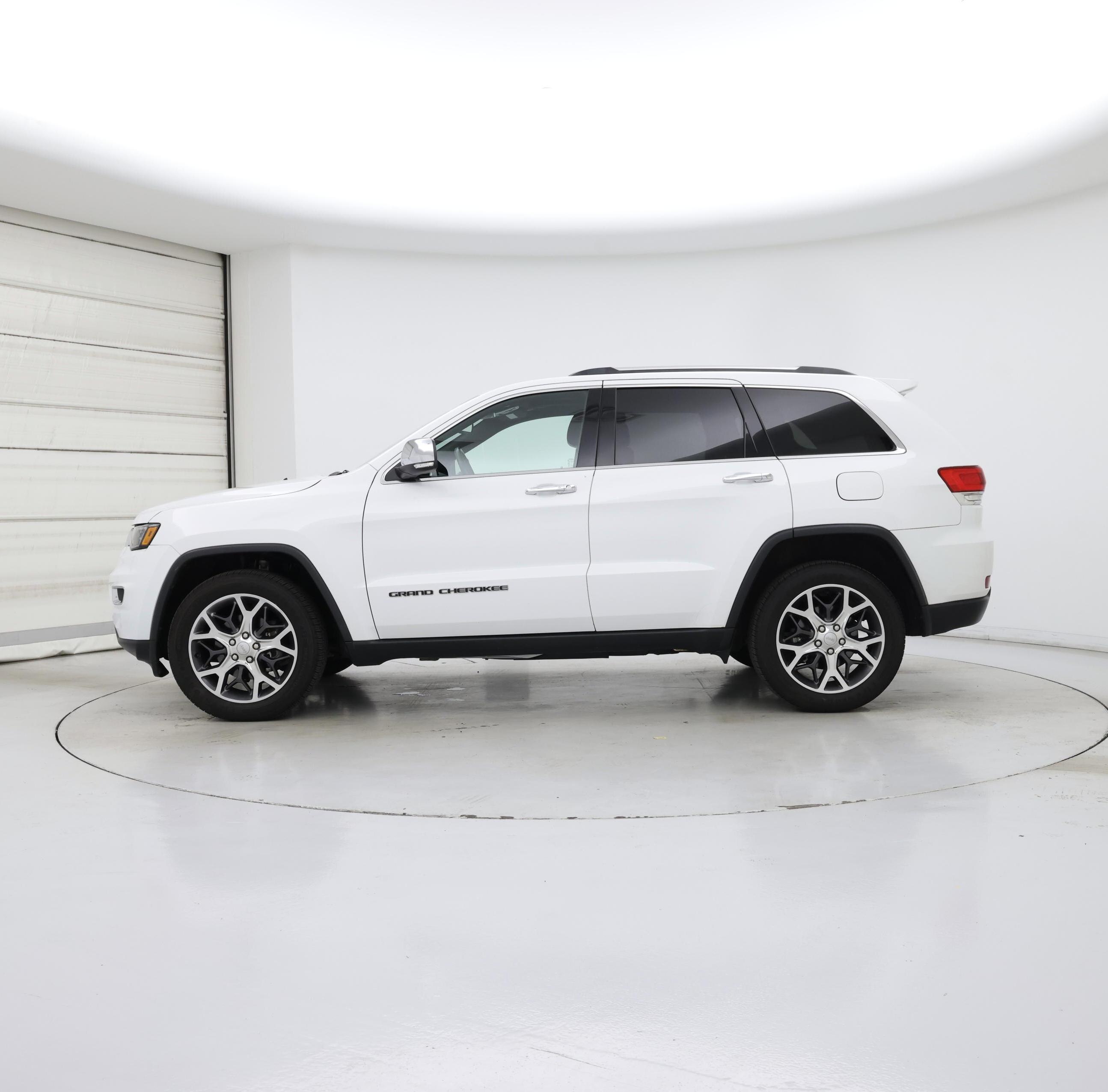 Thumbnail: 2019 Jeep Grand Cherokee - 3