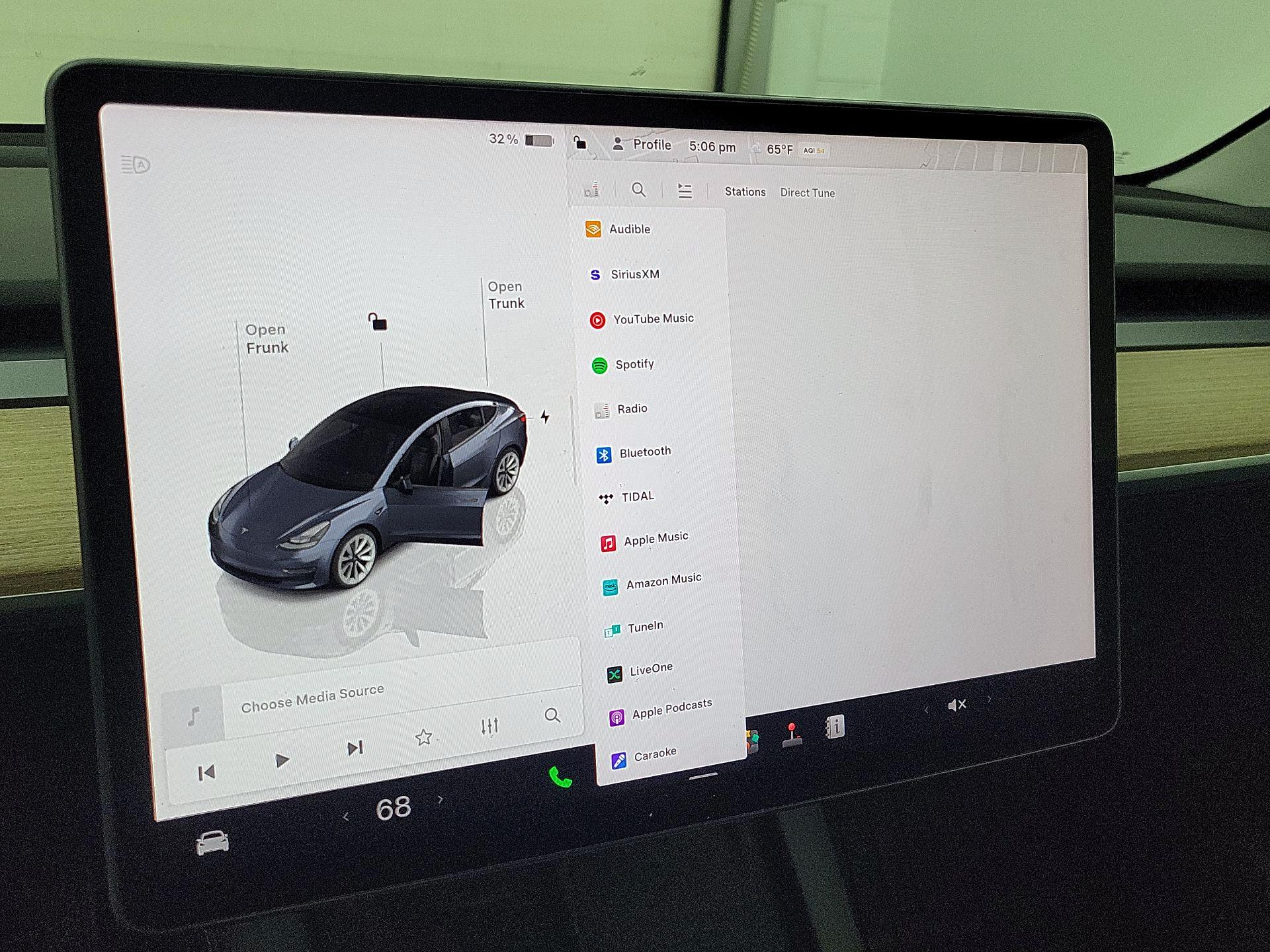 Thumbnail: 2023 Tesla Model 3 - 15