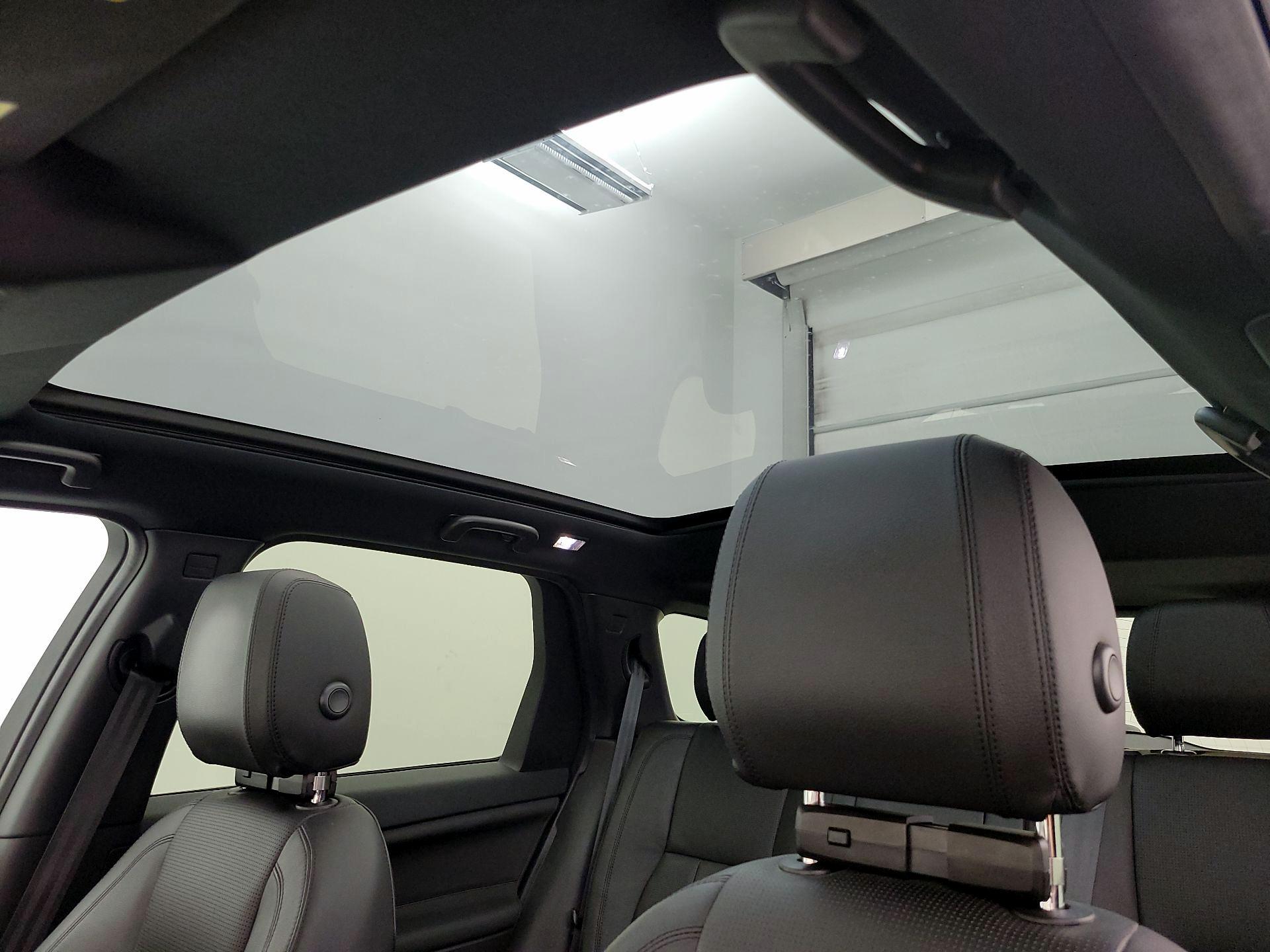 Thumbnail: 2019 Land Rover Discovery Sport - 20