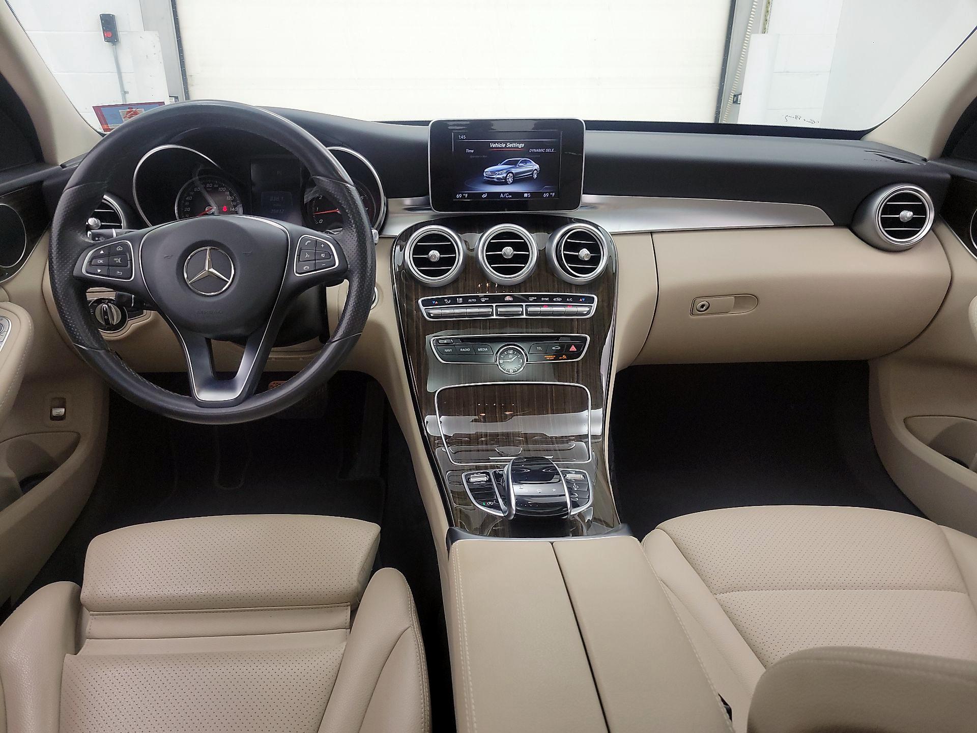Thumbnail: 2016 Mercedes-Benz C-Class - 9