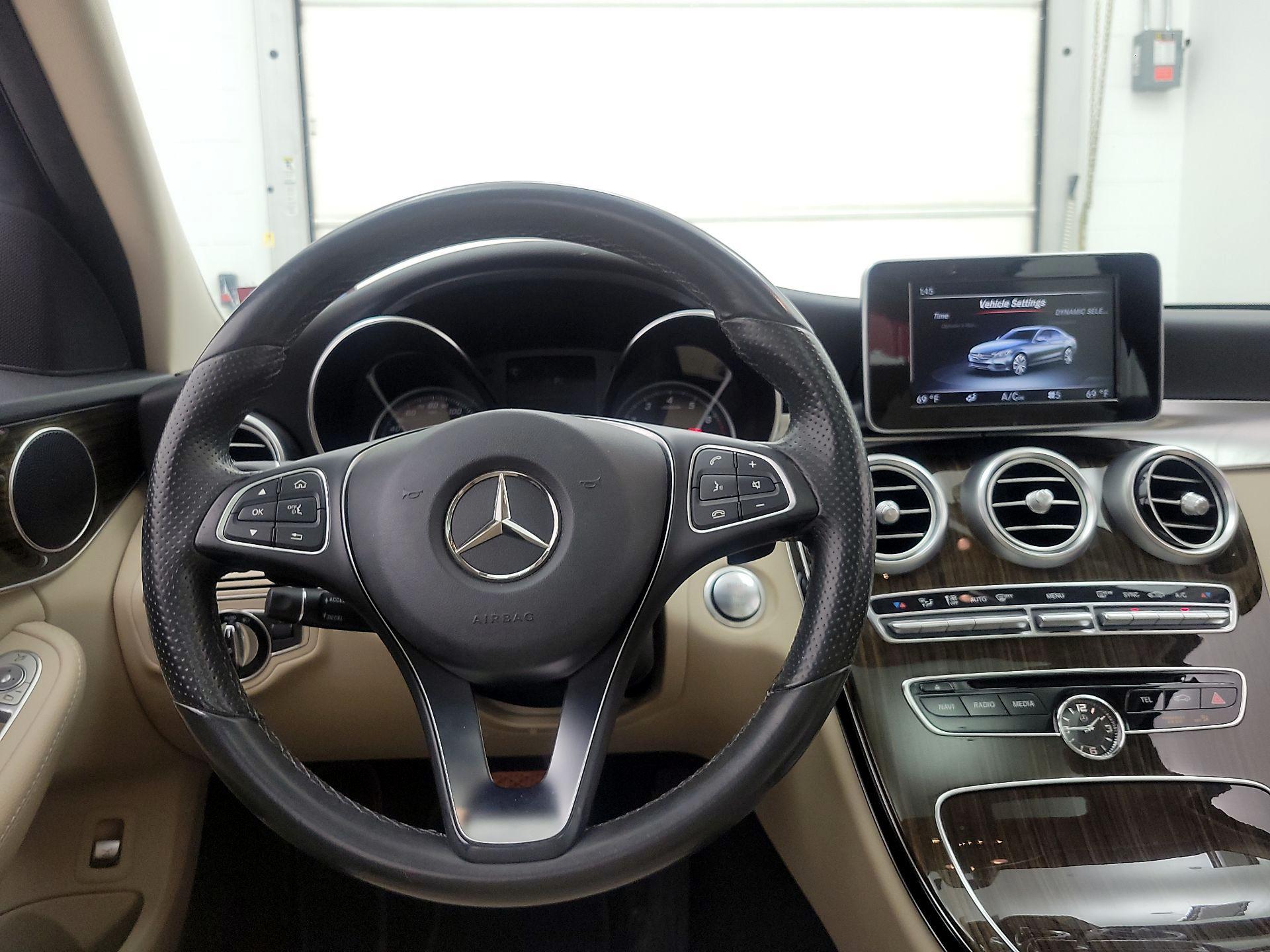 Thumbnail: 2016 Mercedes-Benz C-Class - 10