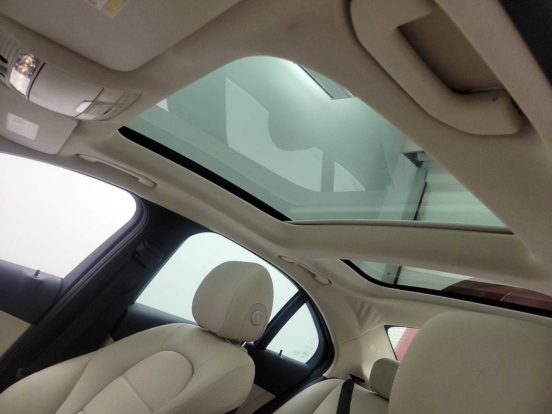 Thumbnail: 2016 Mercedes-Benz C-Class - 11