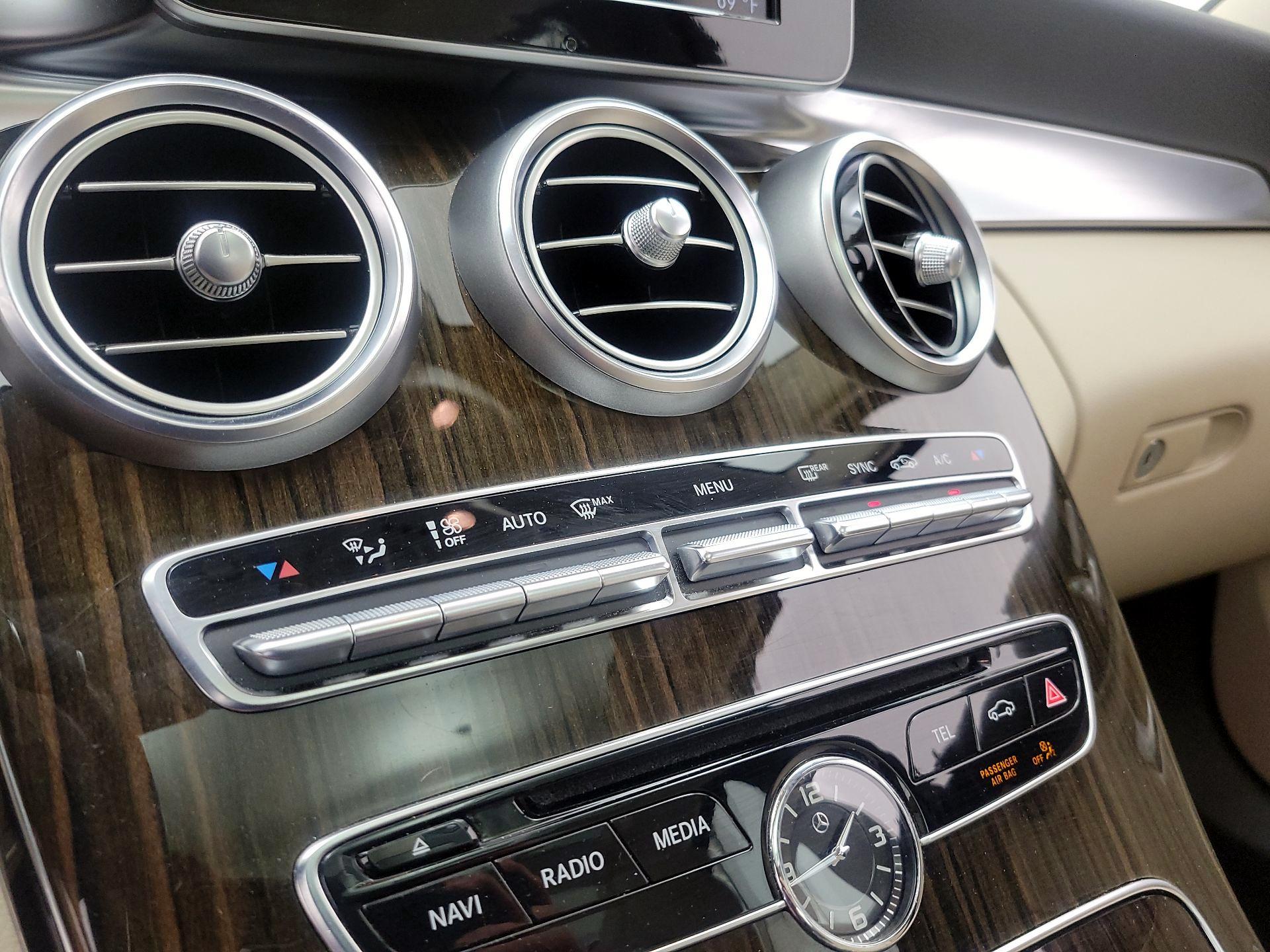 Thumbnail: 2016 Mercedes-Benz C-Class - 15
