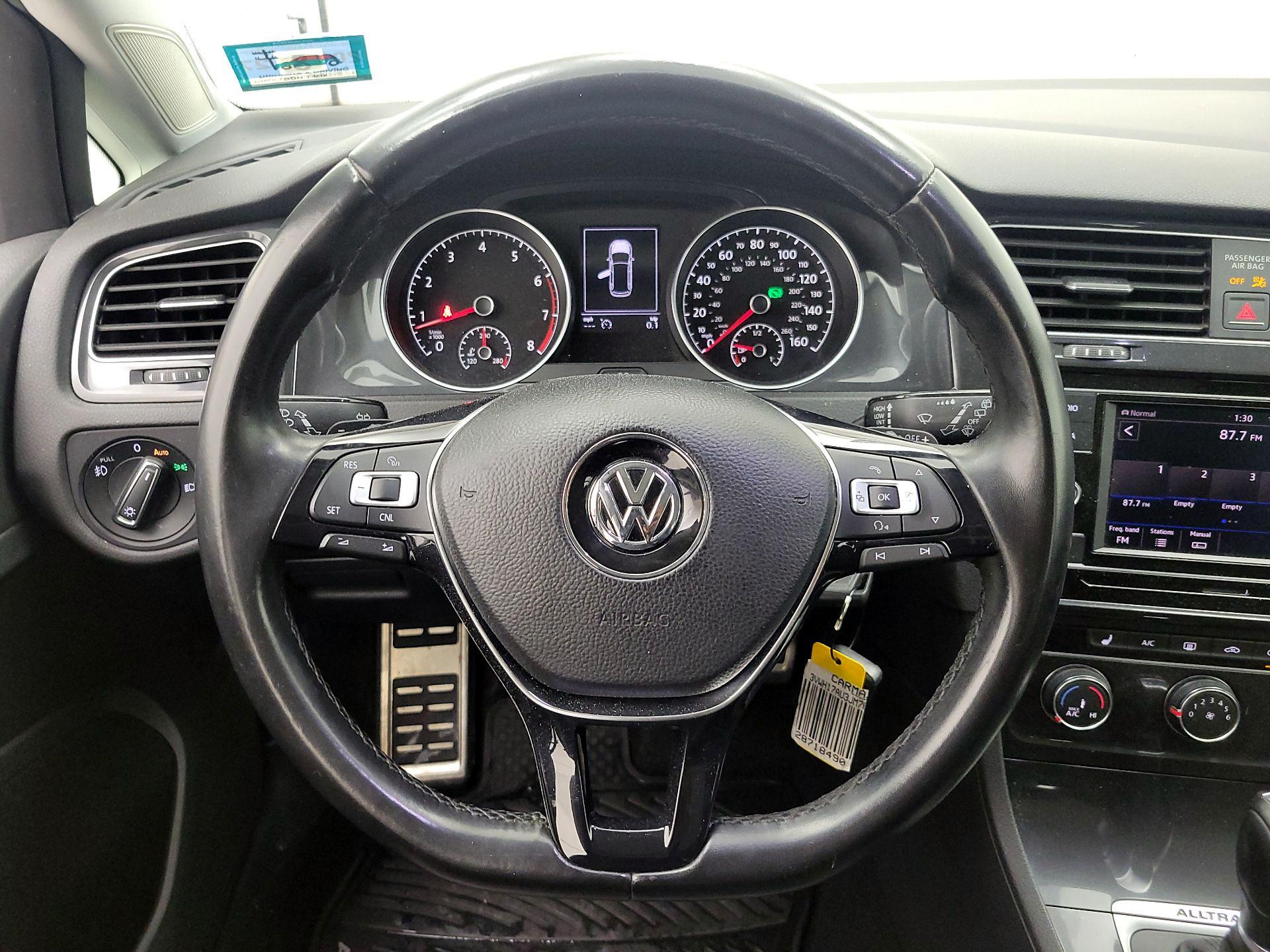 Thumbnail: 2018 Volkswagen Golf - 10