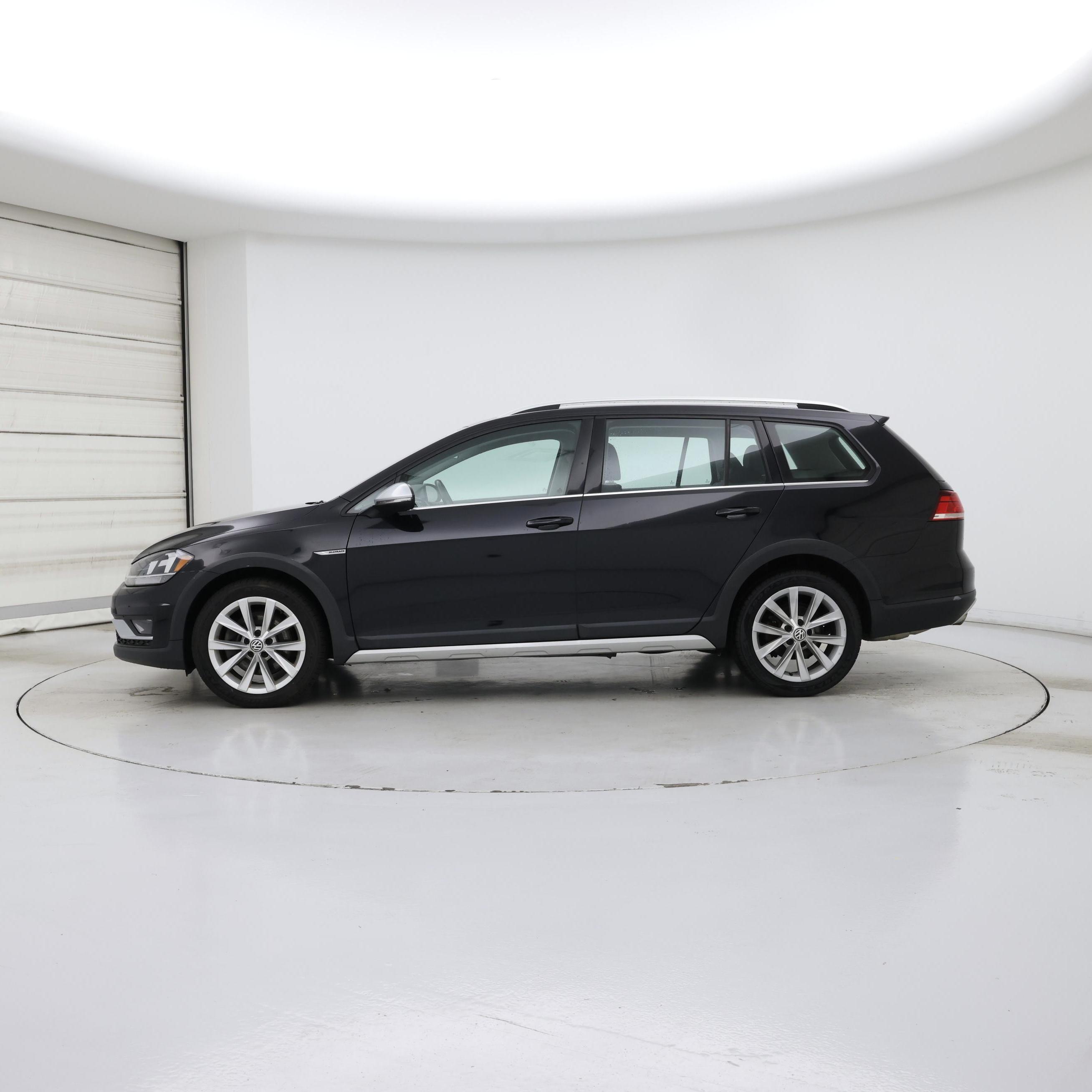 Thumbnail: 2018 Volkswagen Golf - 3