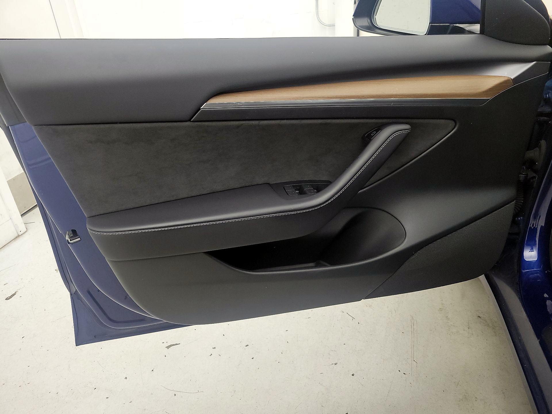 Thumbnail: 2023 Tesla Model 3 - 12